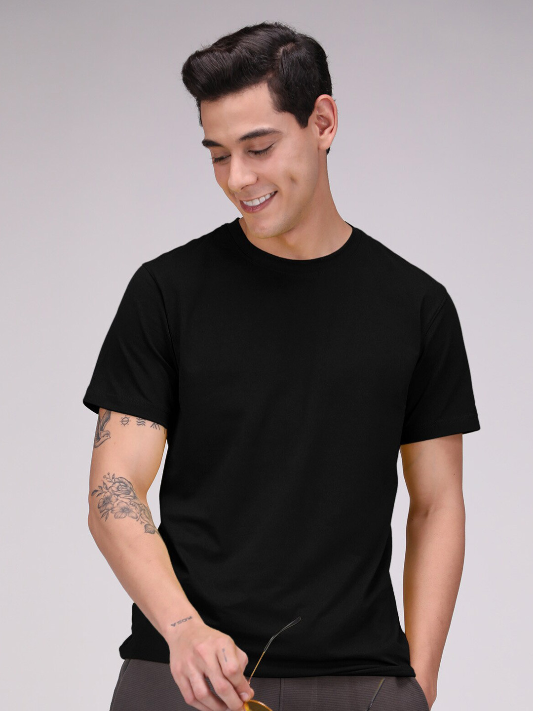SPORTO Men Black 4-Way Stretch Wrinkle-Free T-shirt