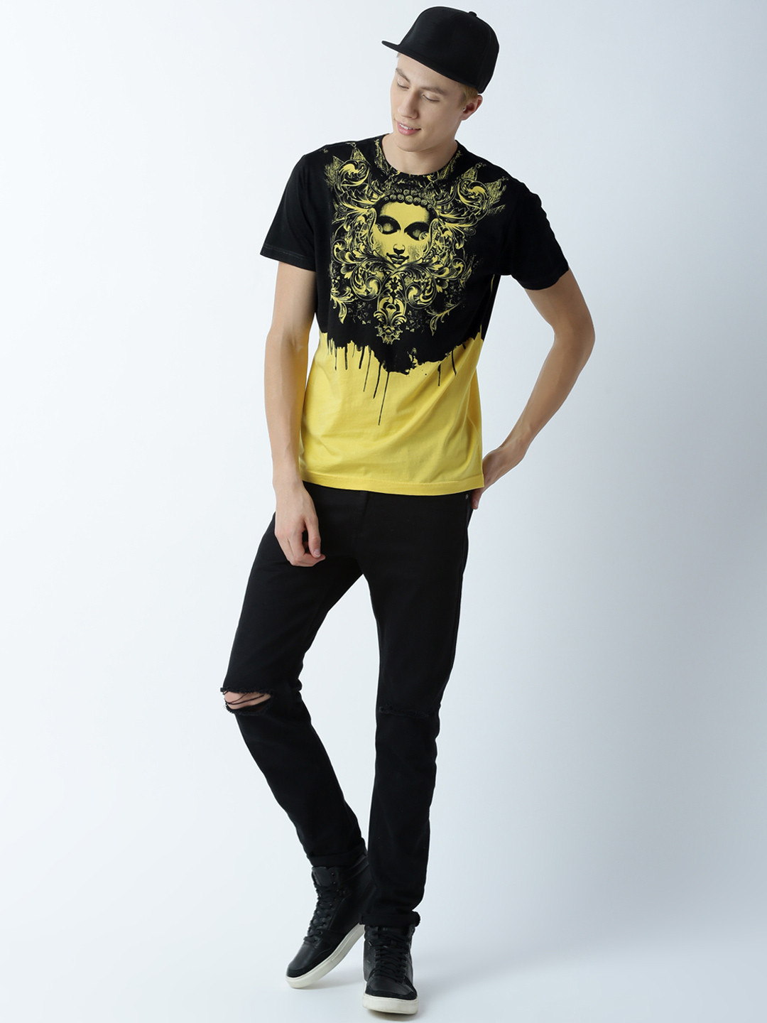 Huetrap Men Yellow & Black Printed & Colourblocked Round Neck T-shirt