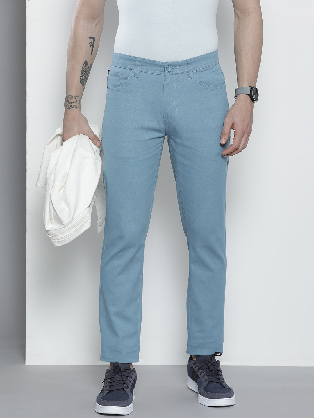 The Indian Garage Co Men Blue Solid Chinos Trousers