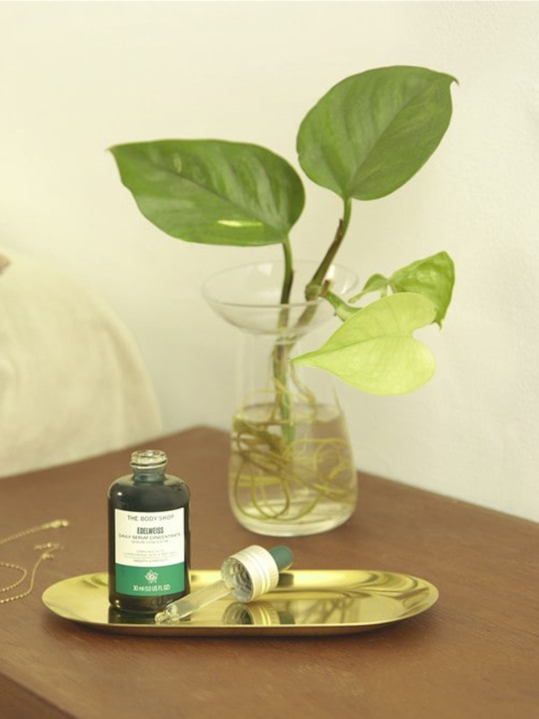 THE BODY SHOP Edelweiss with Leontopodic Acid & Peptides Daily Serum Concentrate 30 ml