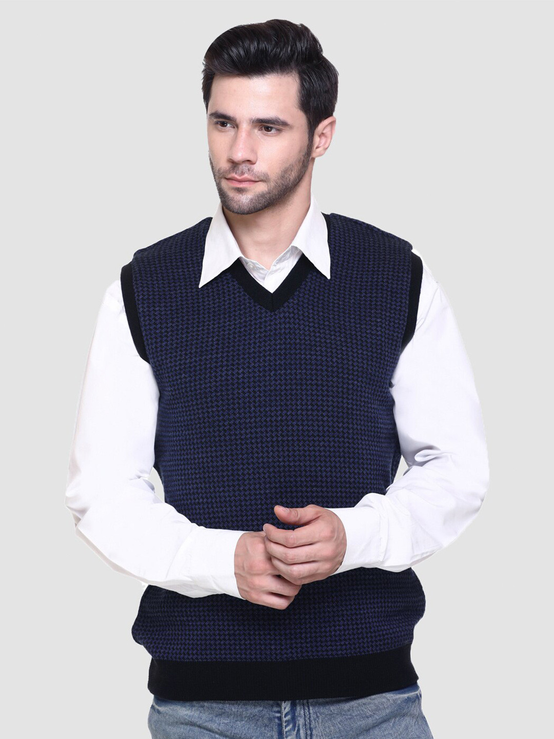 aarbee Men Blue & Black Checked Reversible Sweater Vest