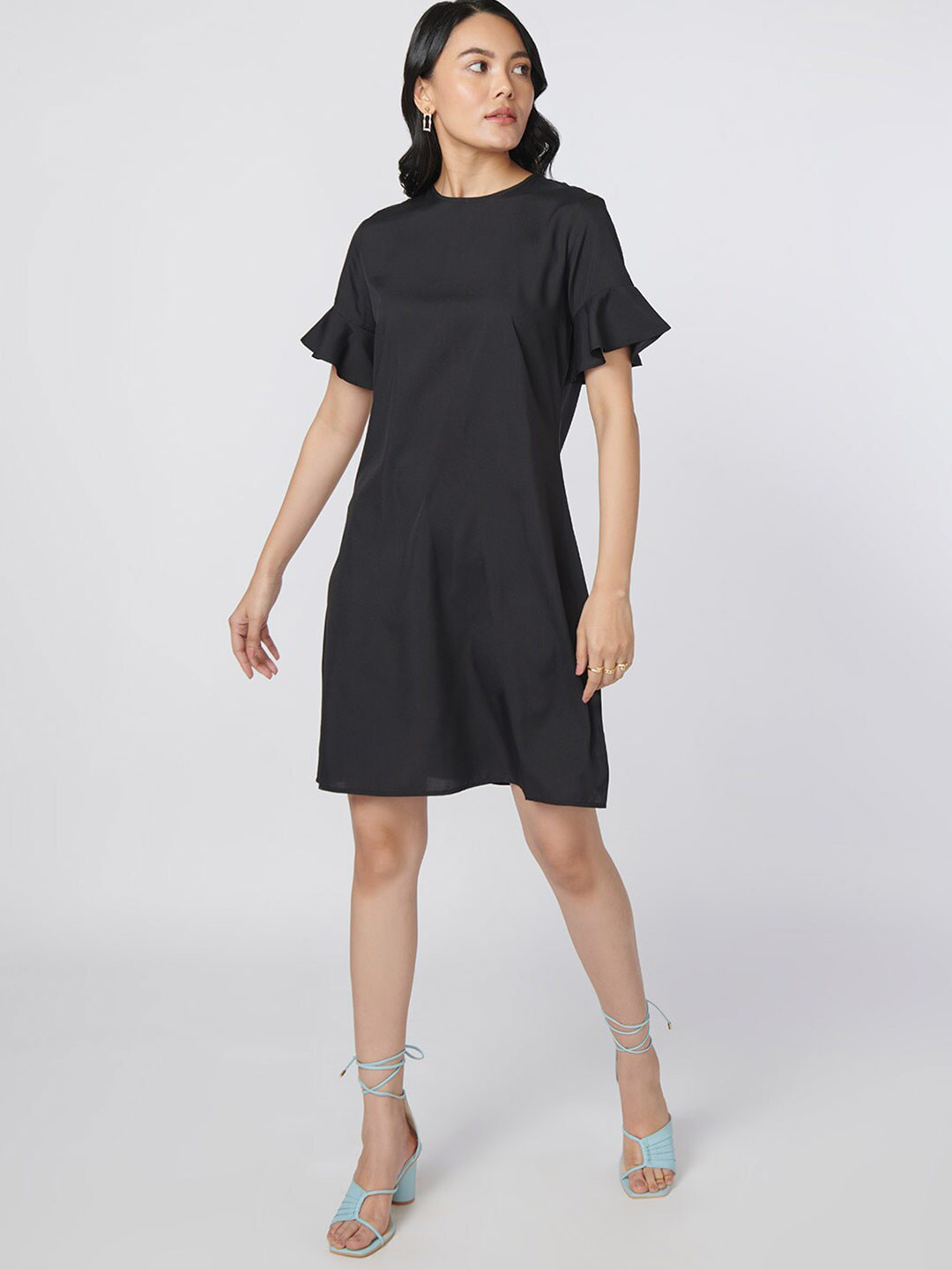 NOT SO PINK Black Solid Crepe Sheath Dress
