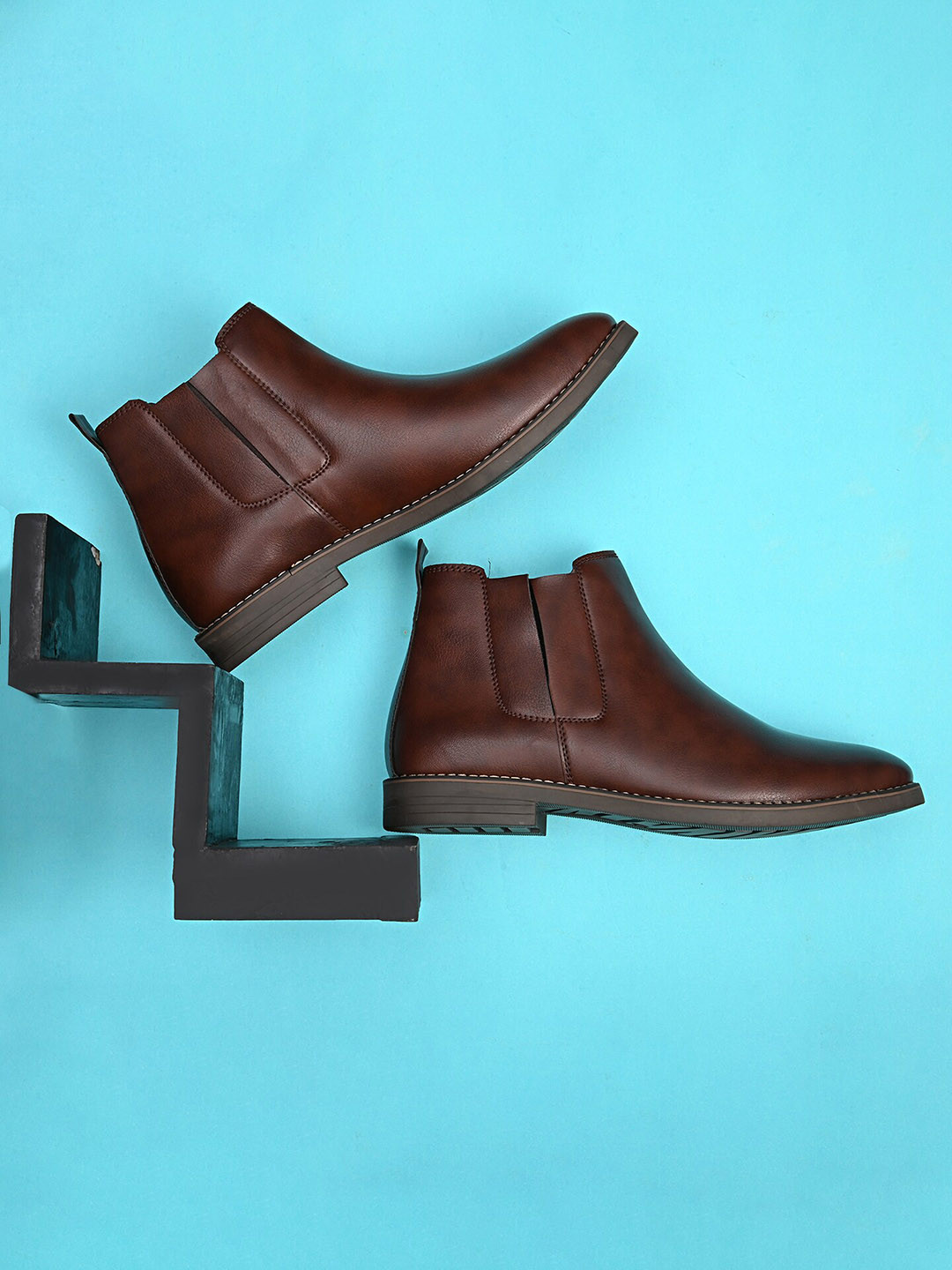 Fentacia Men Brown Solid Chelsea Boots