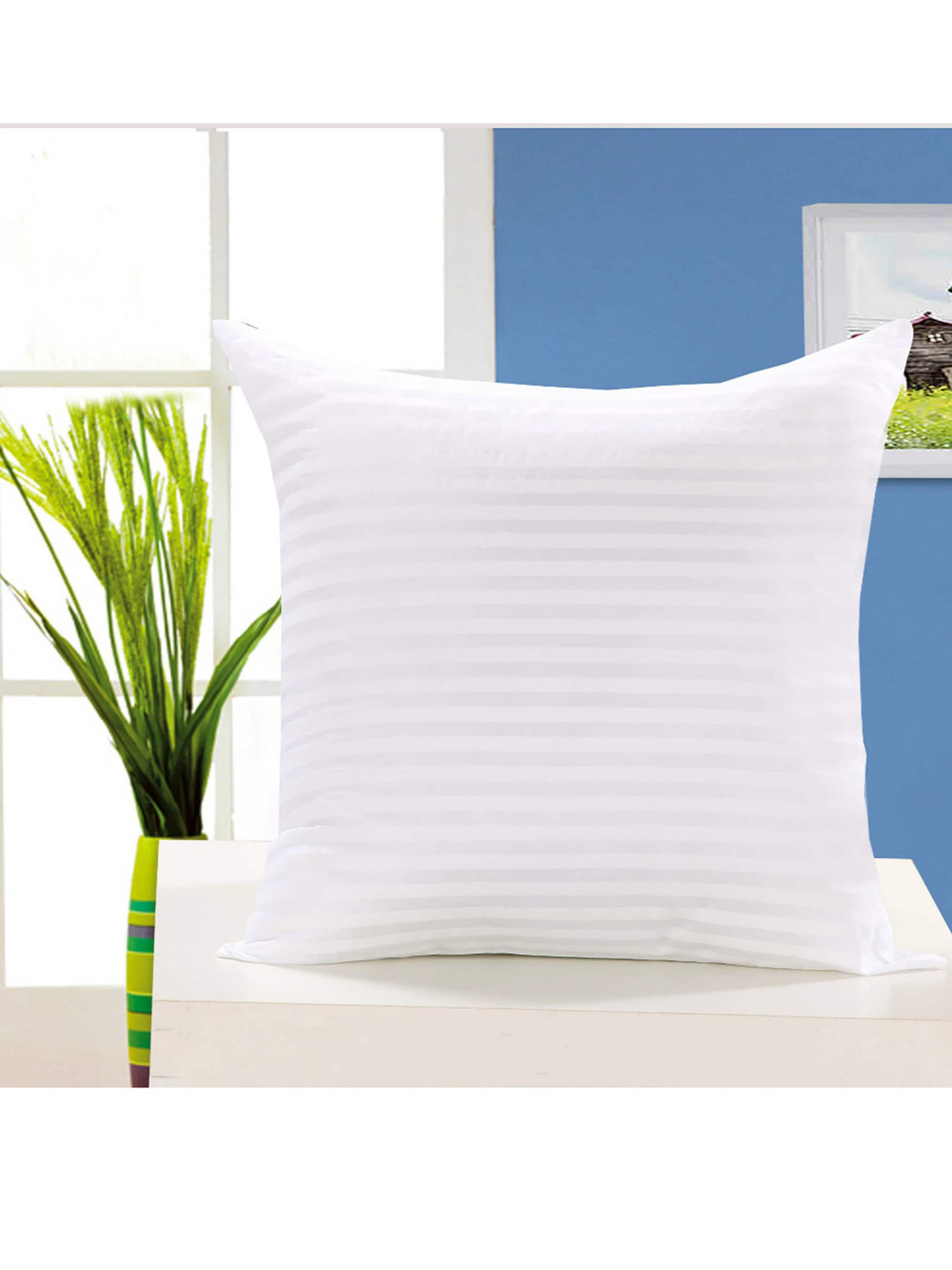 Bajo's White 4 Pieces Square Cushions