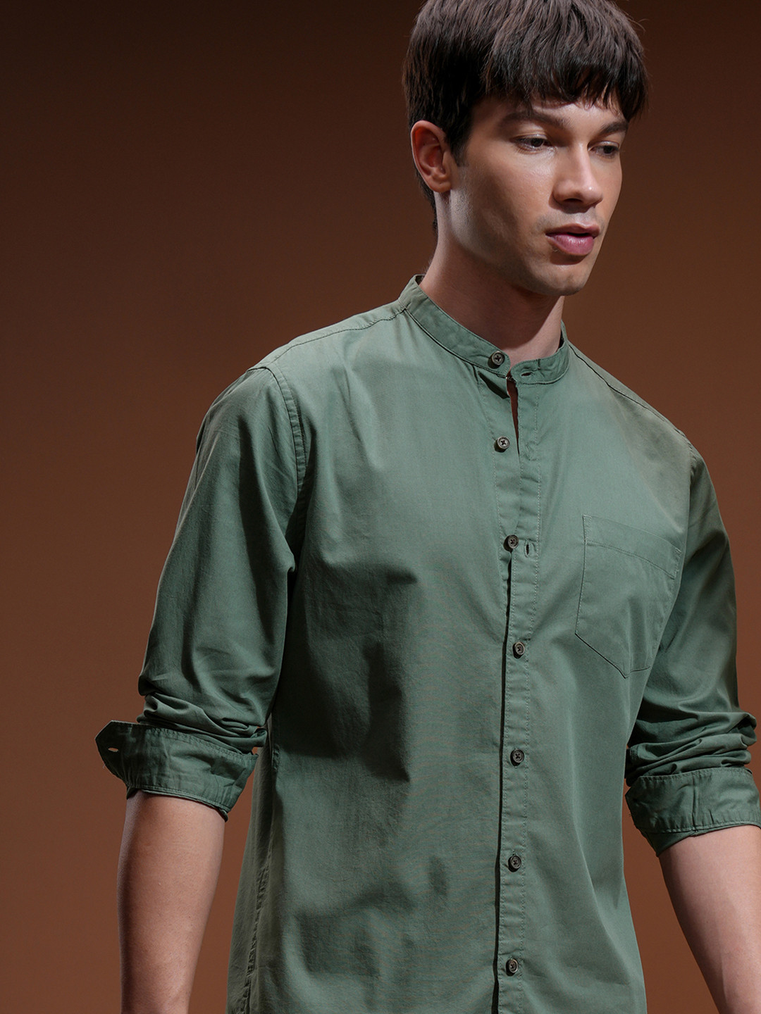 HIGHLANDER Men Blue Solid Long Roll-Up Sleeves Slim Fit Casual Shirt