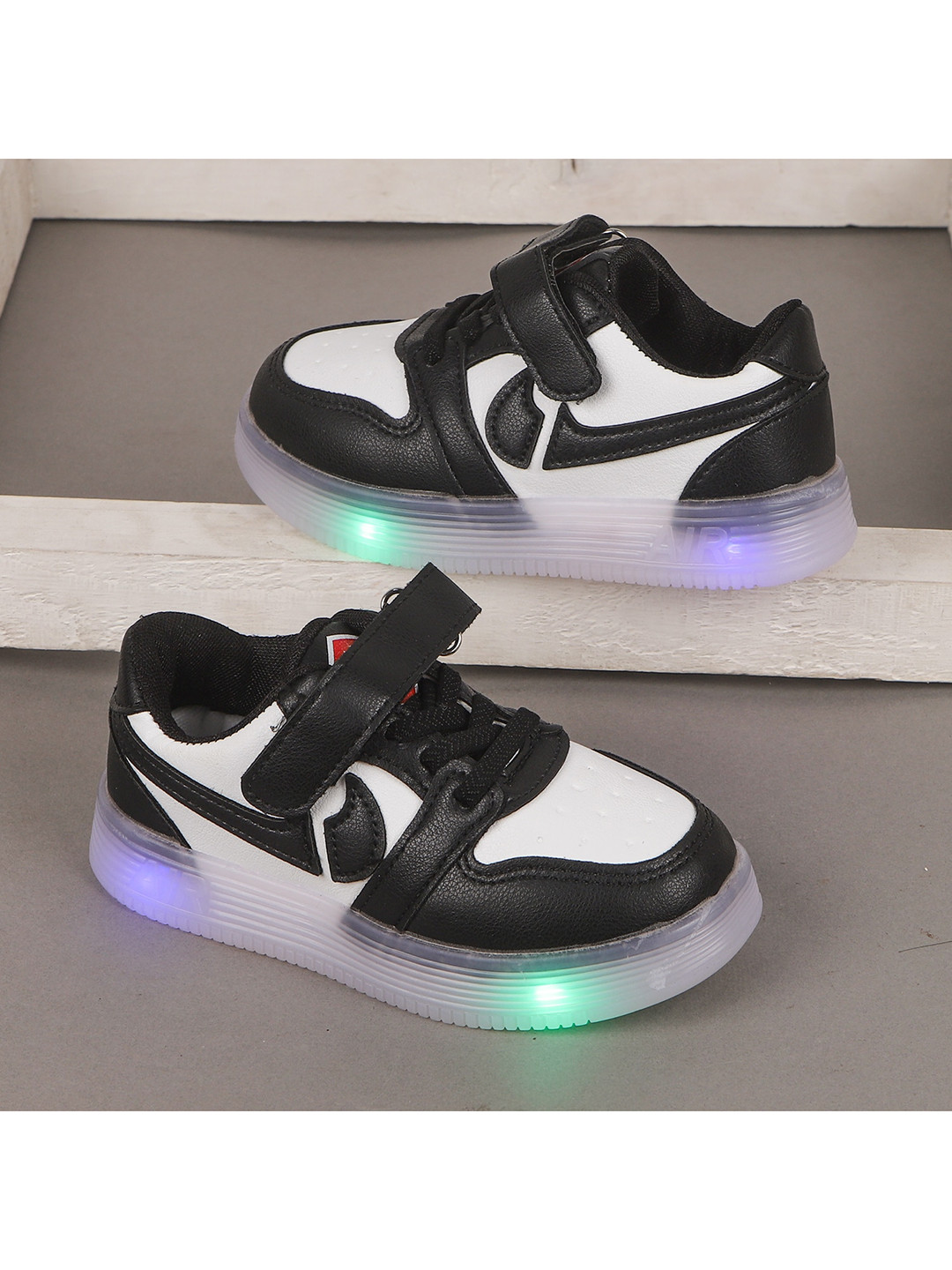 FEETWELL SHOES Kids Black And White Colourblocked PU Sneakers