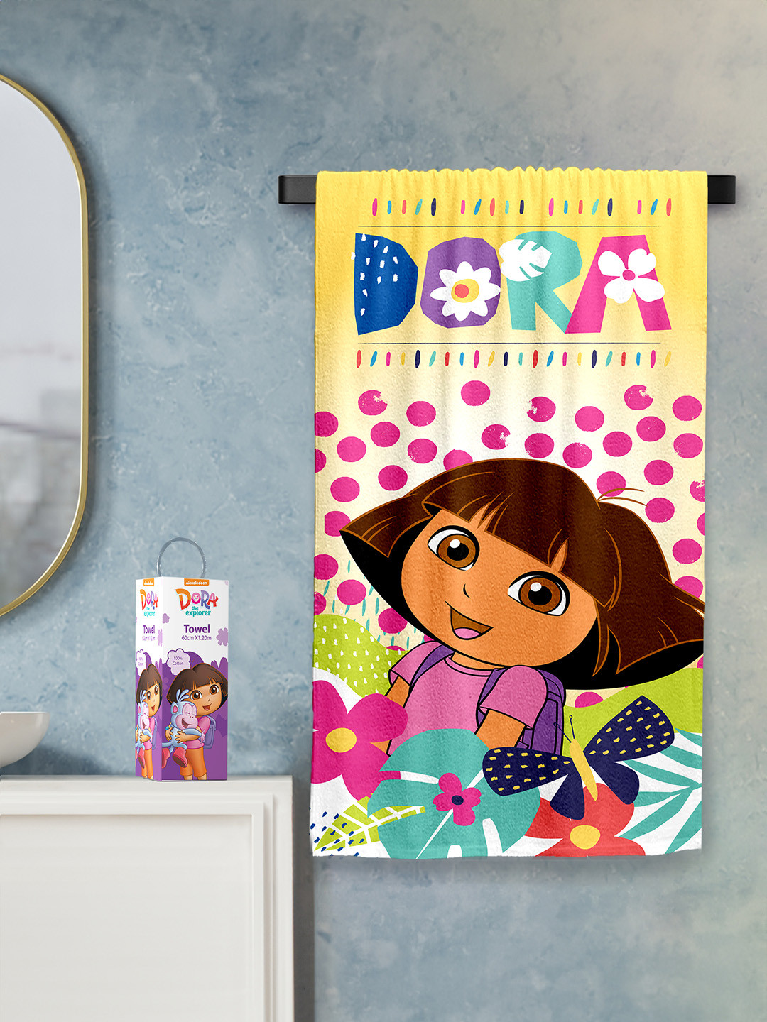 YK Girls Green & Yellow Dora Printed 380 GSM Cotton Bath Towels