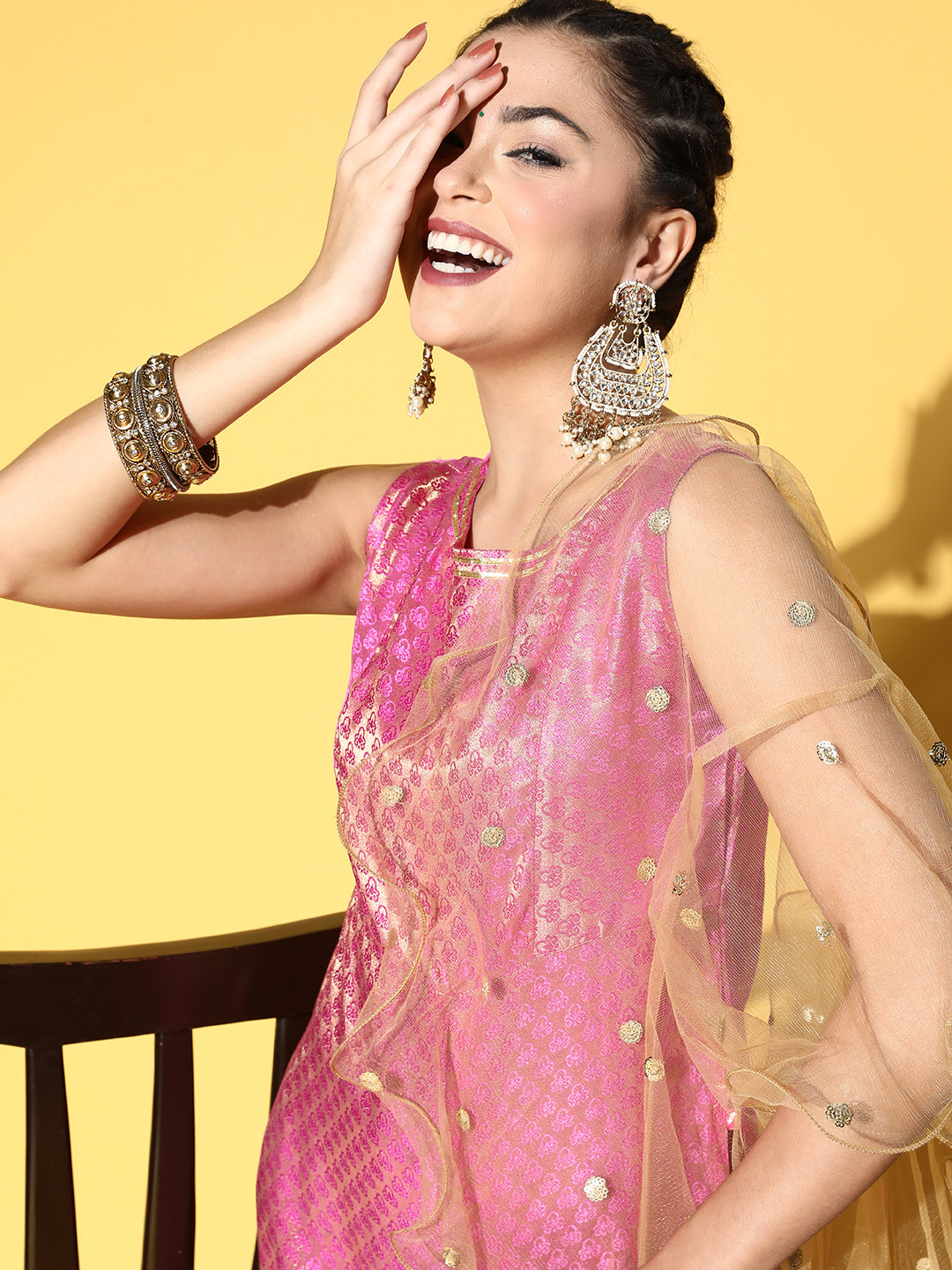 Varanga Women Floral Silk Blend Woven Metallic Kurta Set