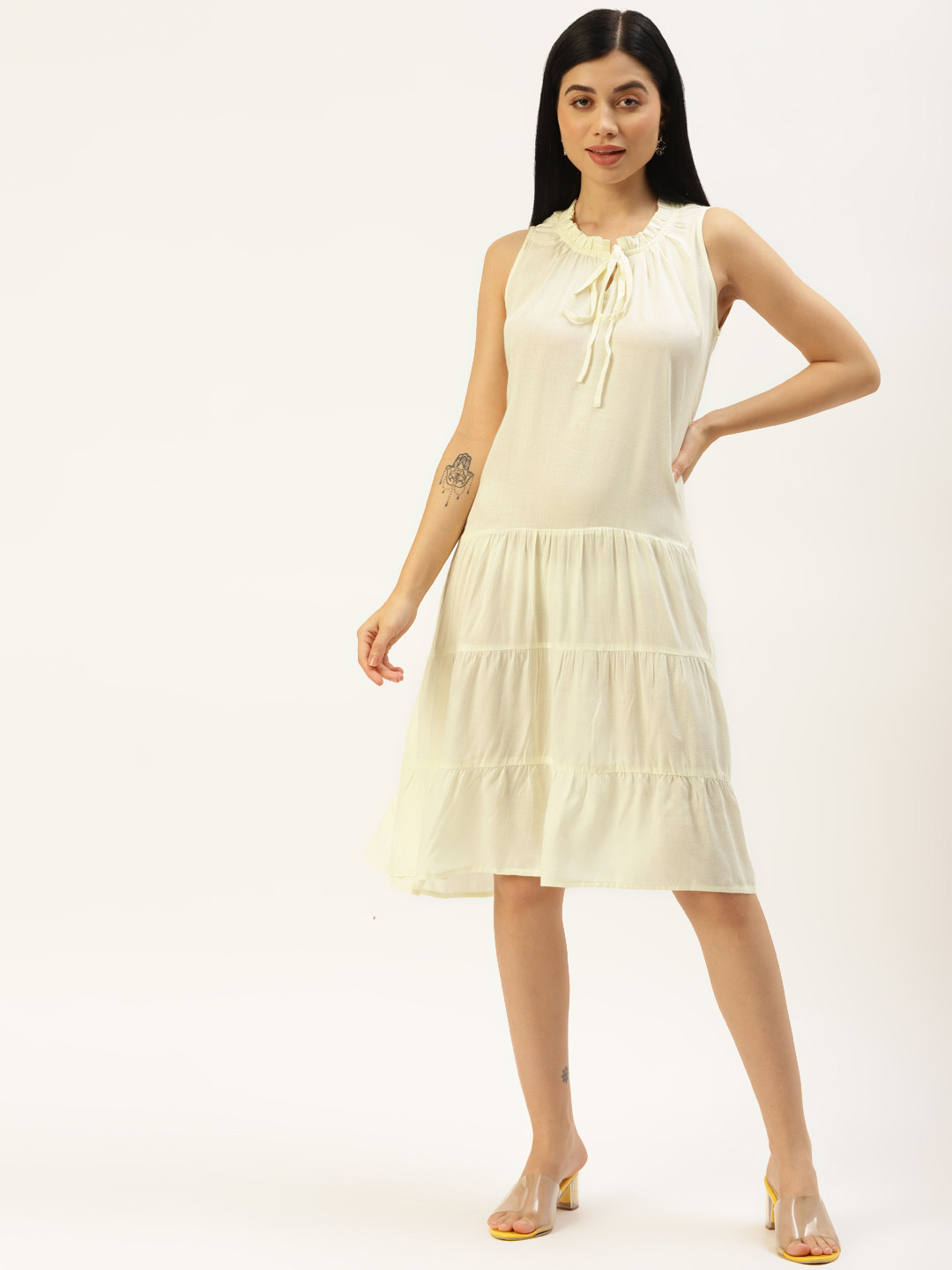 BRINNS Cream-Coloured Tie-Up Neck Dress