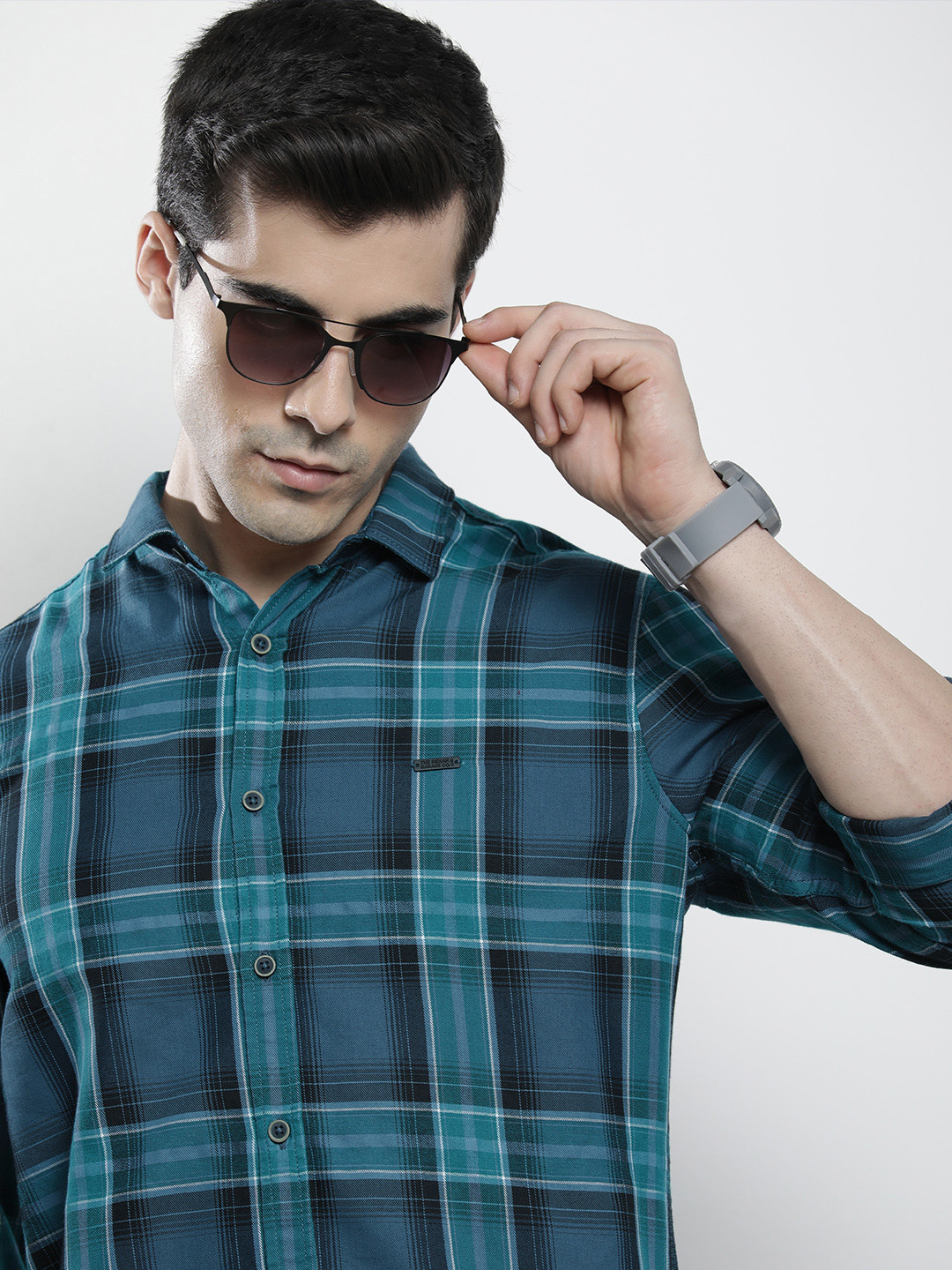 The Indian Garage Co Men Pure Cotton Navy Blue & Black Tartan Checks Checked Casual Shirt