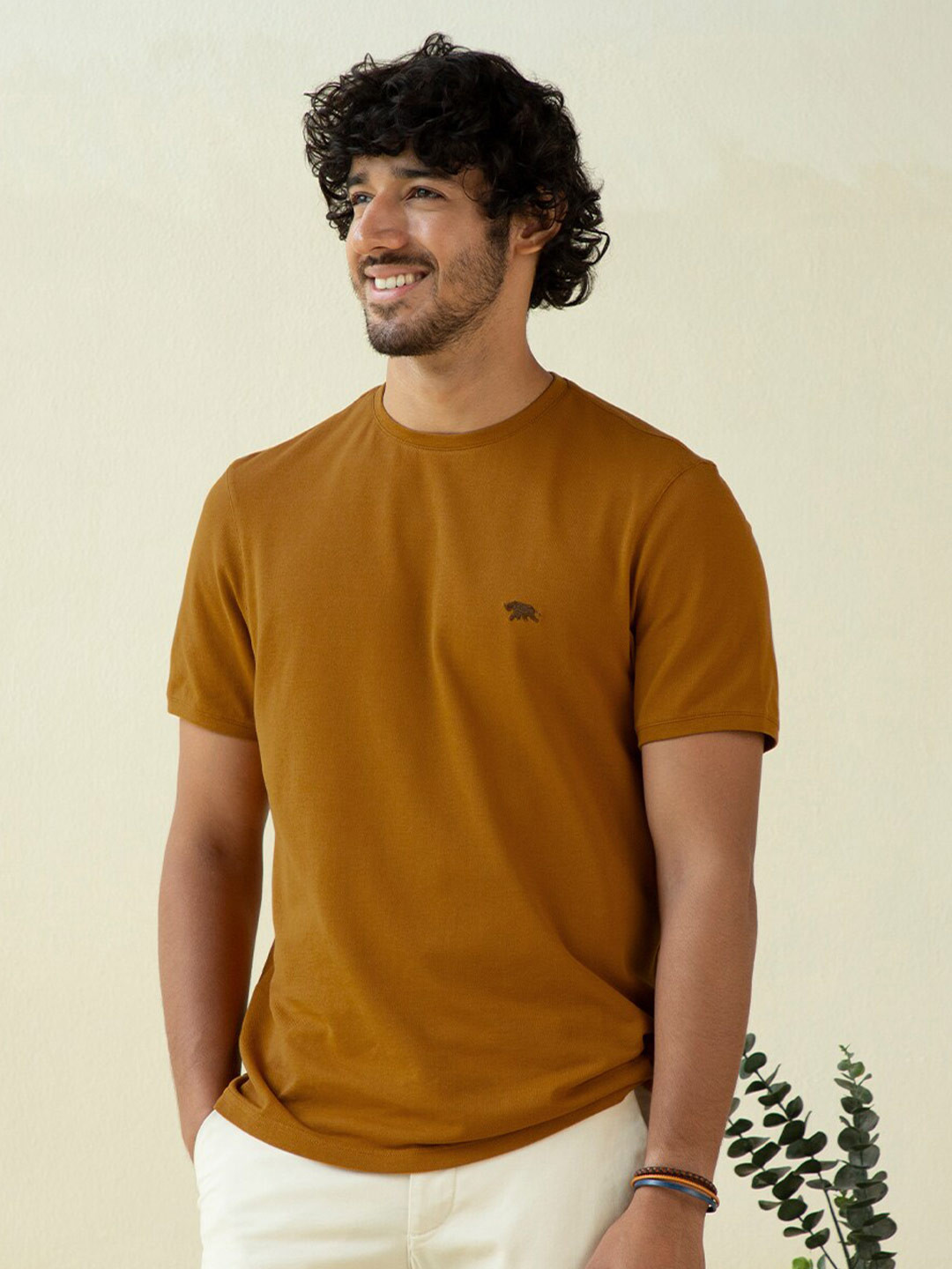 Andamen Men Gold-Toned Regular Fit T-shirt