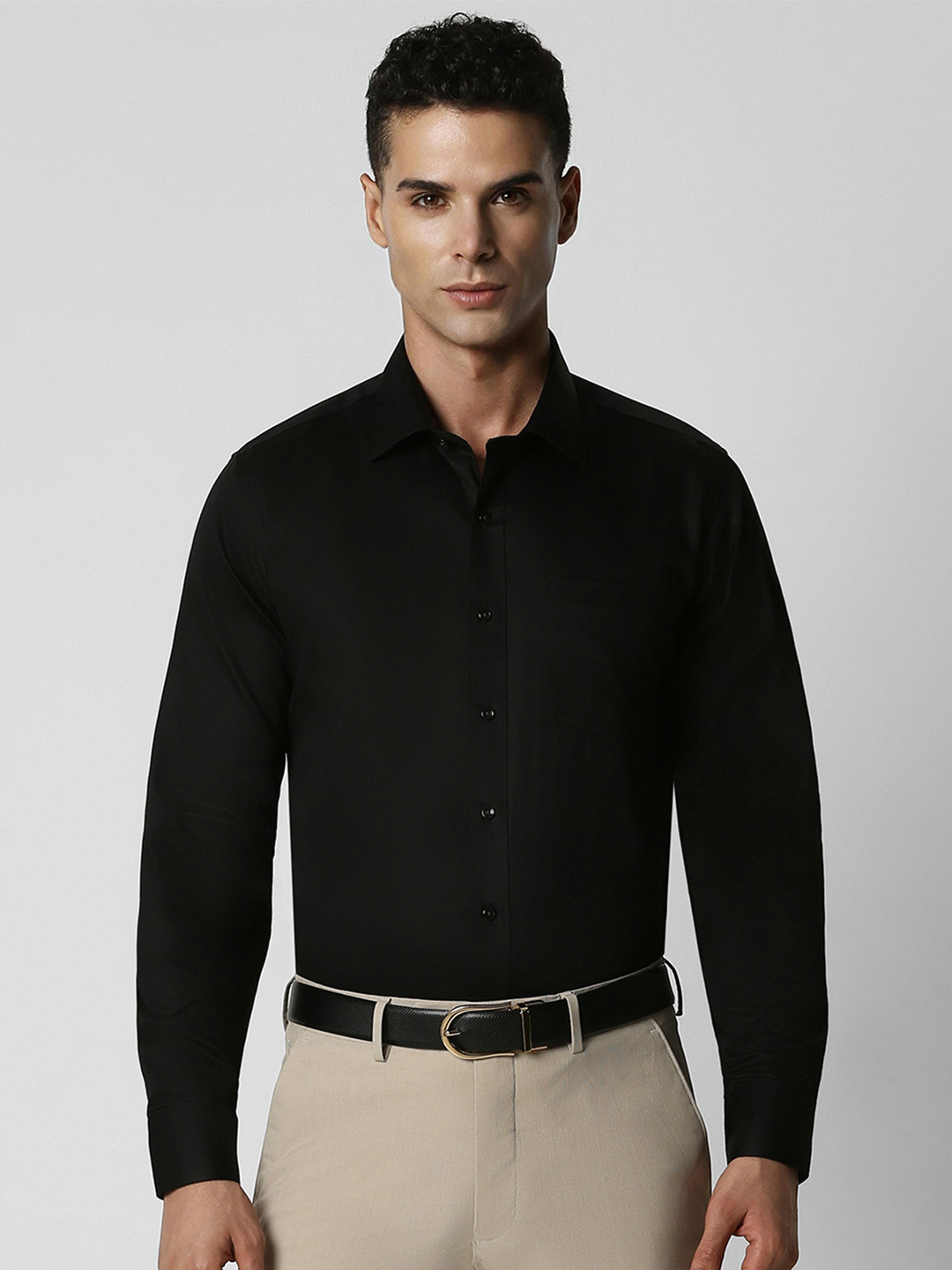 Van Heusen Men Black Solid Slim Fit Cotton Formal Shirt