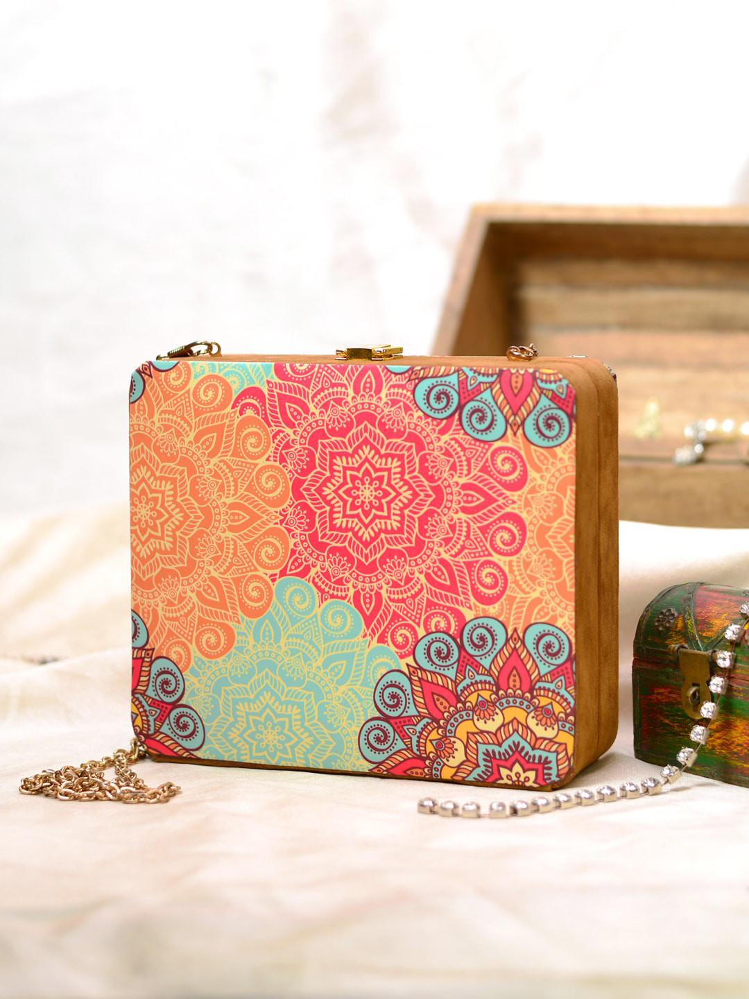 ARTKLIM Women Multicolored Printed Box Clutch
