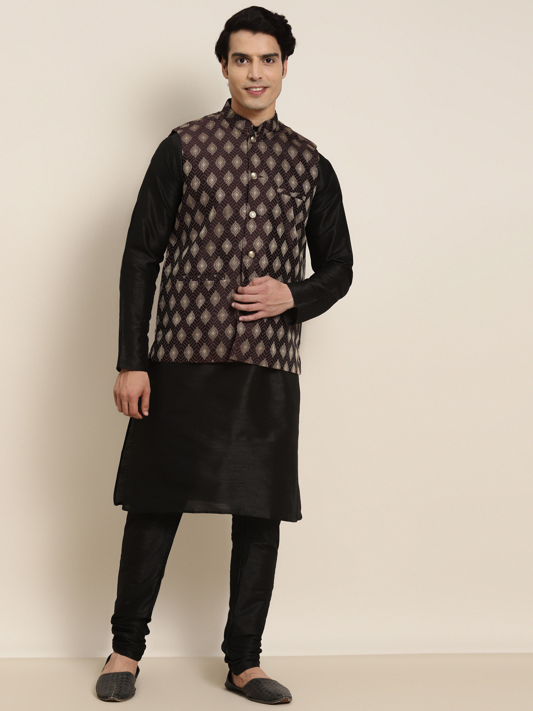 SOJANYA Men Black Kurta with Churidar With Nehru Jacket