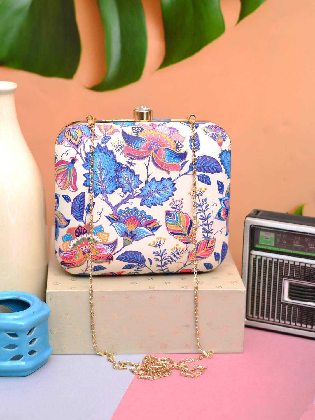ARTKLIM Women Blue & Beige Printed Clutche