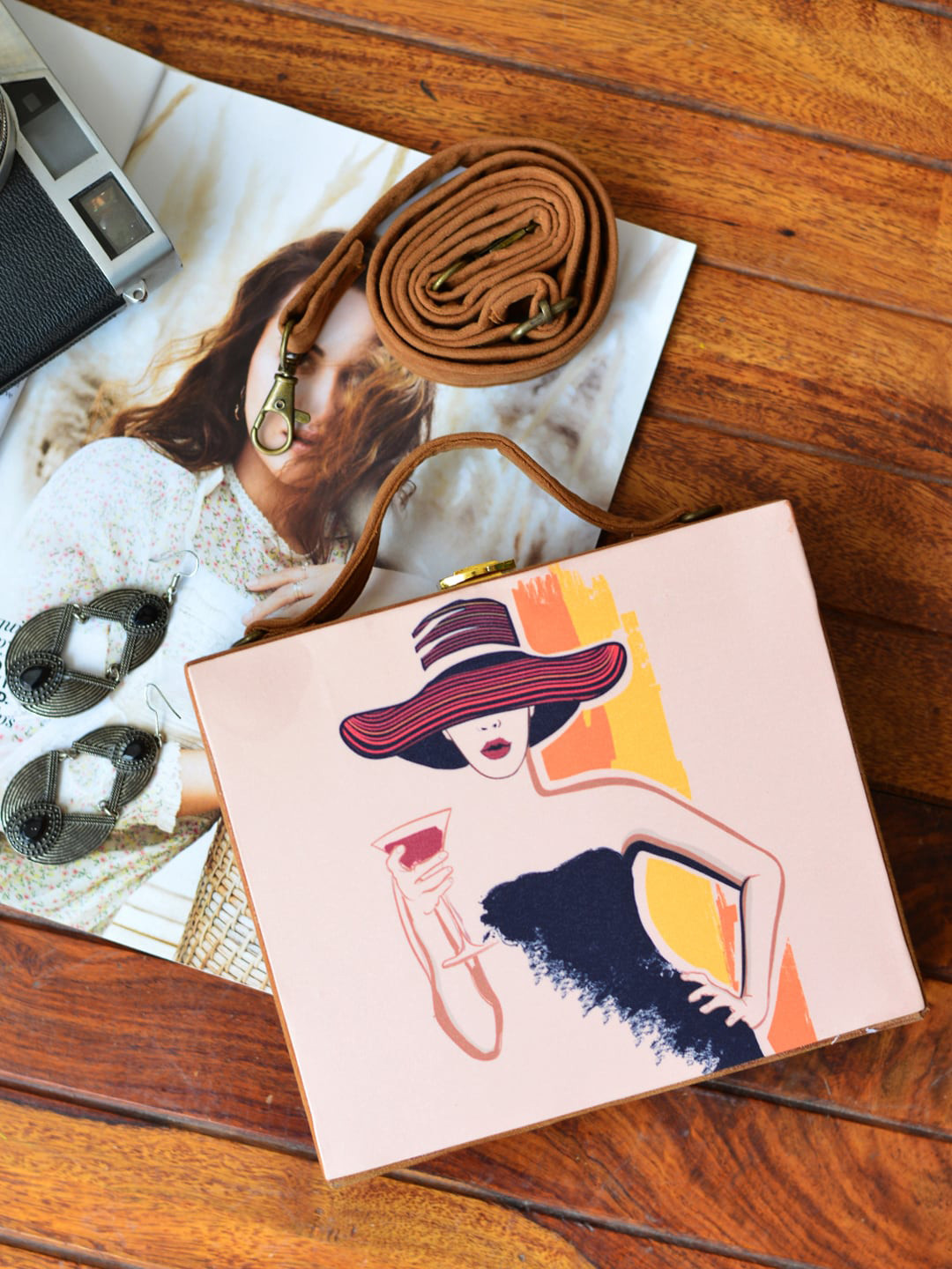 ARTKLIM Women Beige & Black Printed Box Clutch