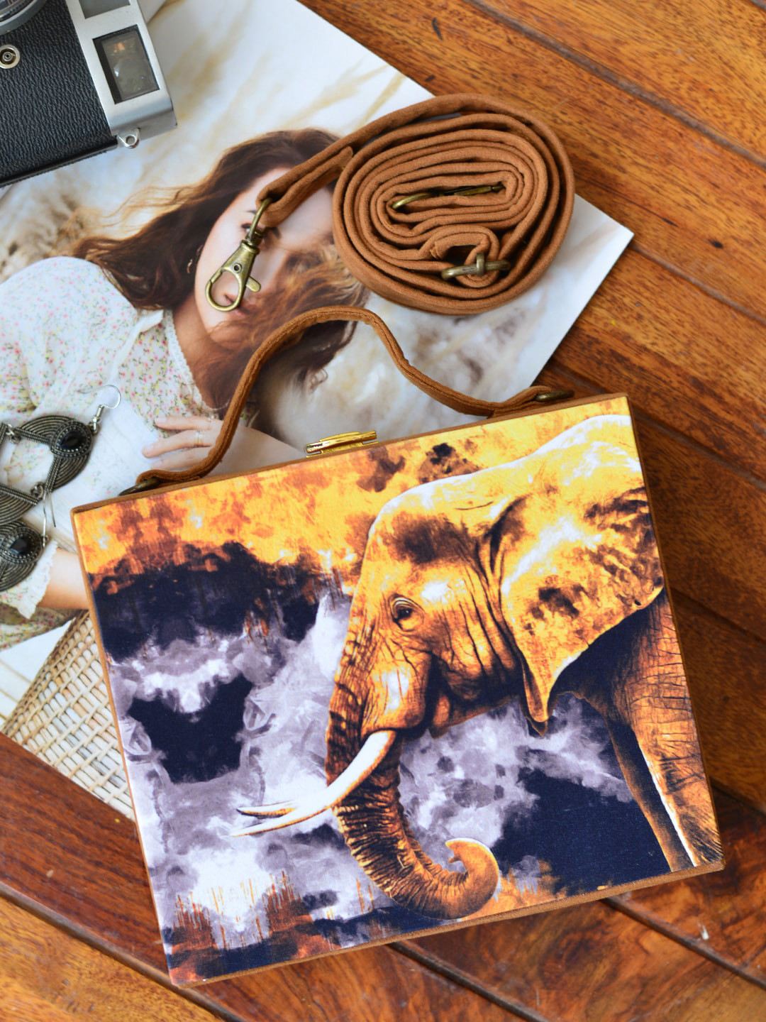 ARTKLIM Gold-Toned & Black Printed Box Clutch