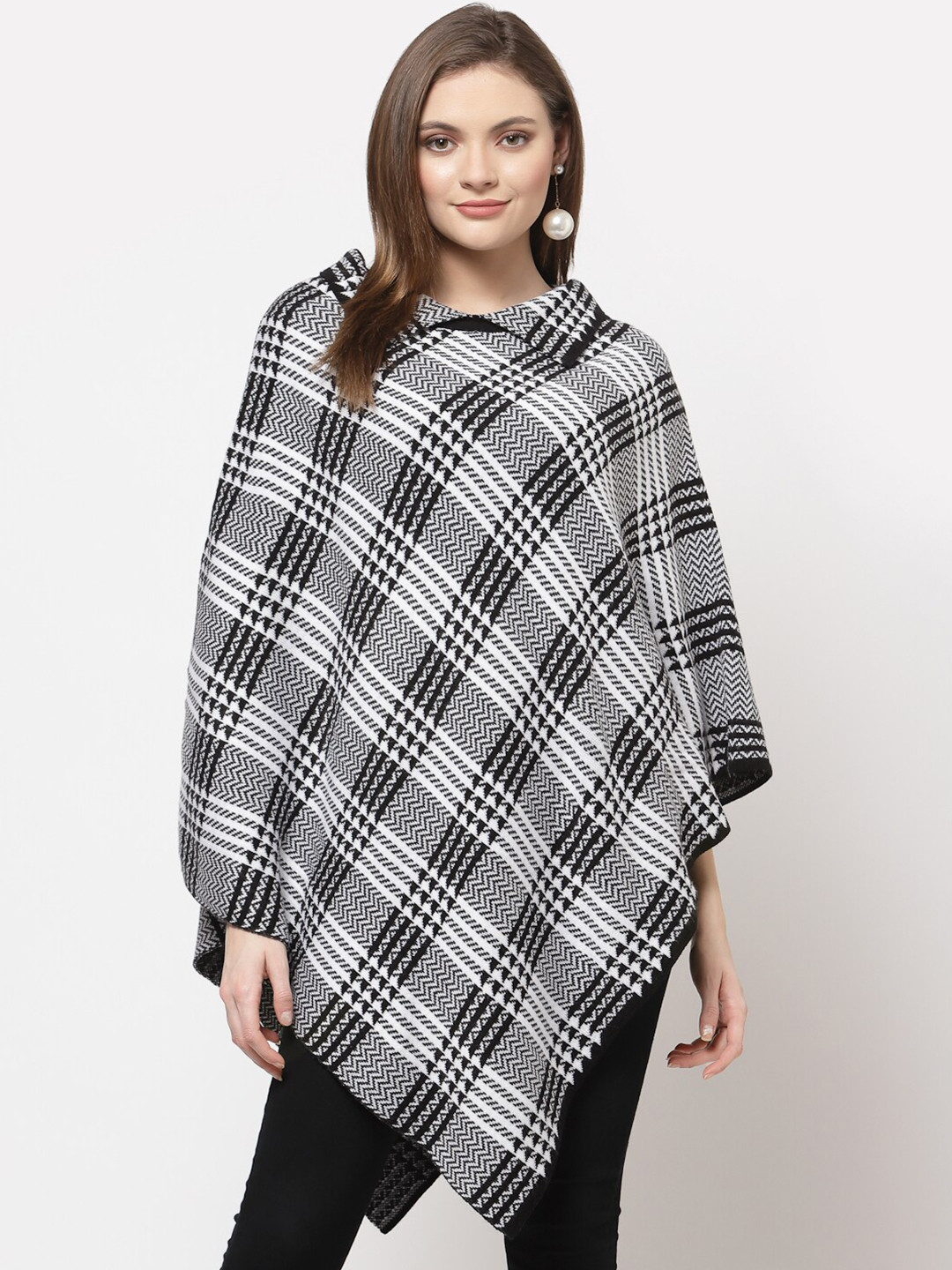 513 Women Black & White Checked Knitted Poncho Sweater