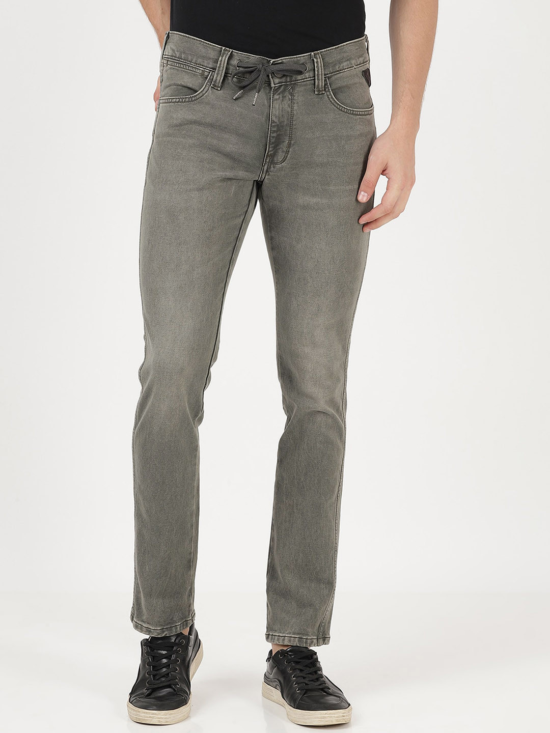 Wrangler Men Skanders Slim Fit Low-Rise Low Distress Light Fade Stretchable Jeans