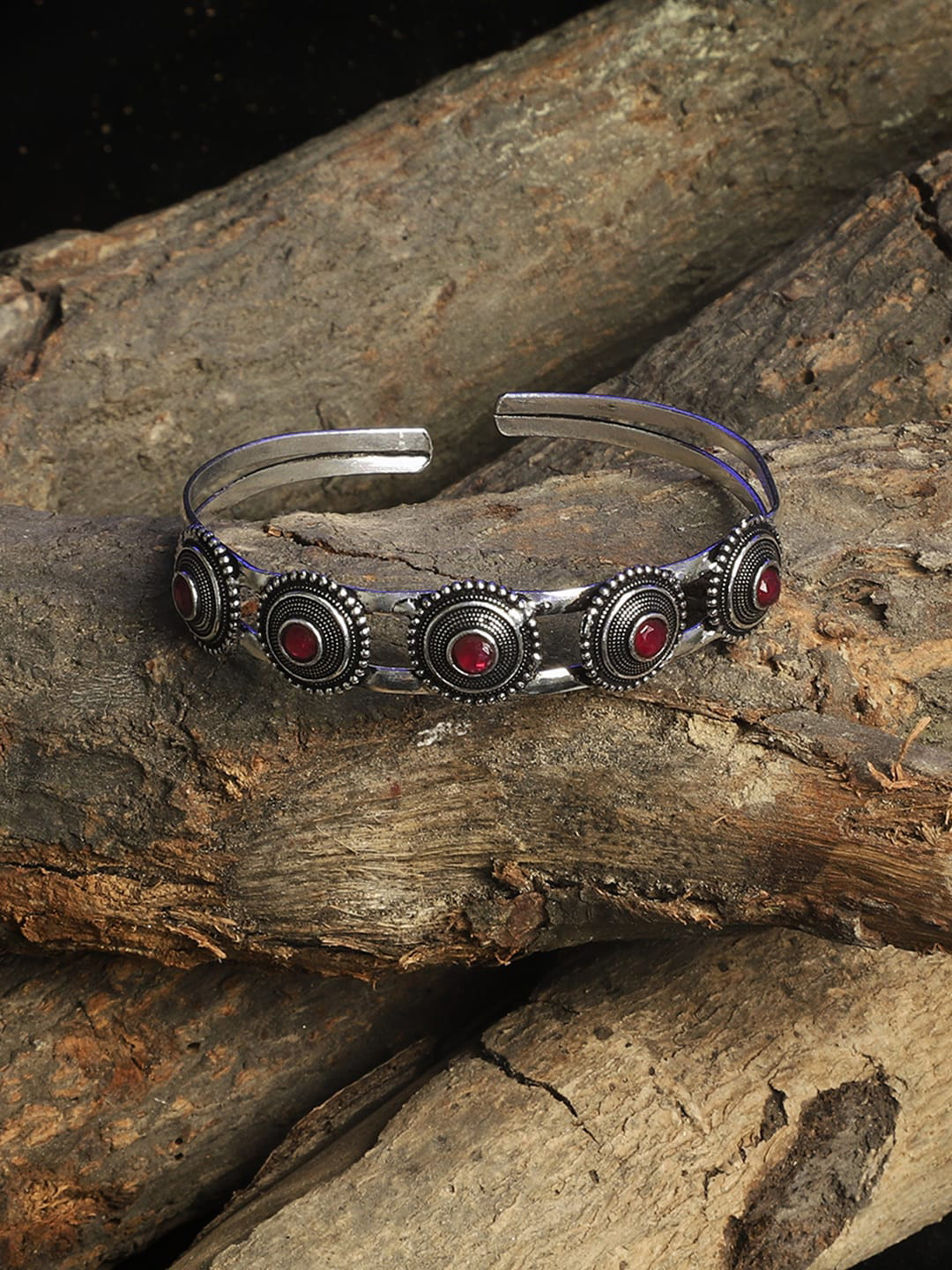 VENI Women Silver-Plated & Pink Brass Bangle-Style Bracelet