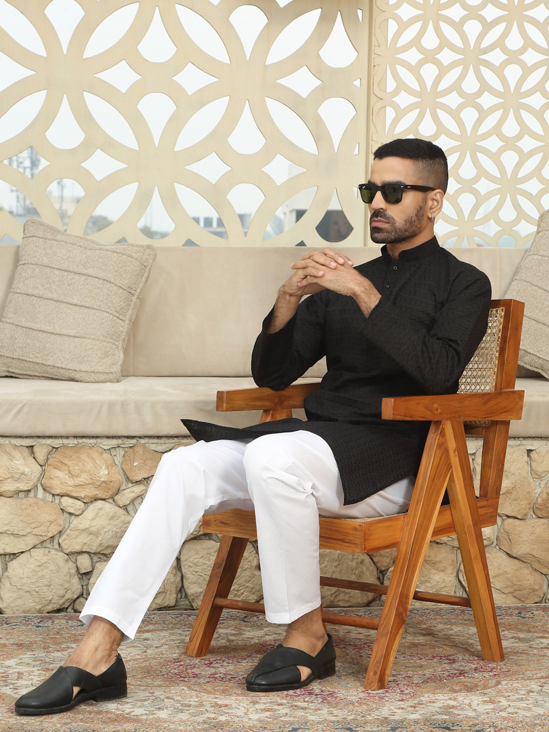 KRAFT INDIA Men White Embroidered Chikankari Pure Cotton Kurta with Pyjamas
