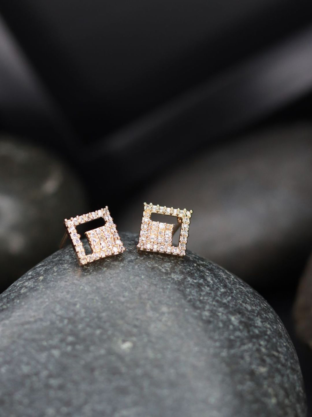 I Jewels Rose Gold Diamond Shaped Studs Earrings