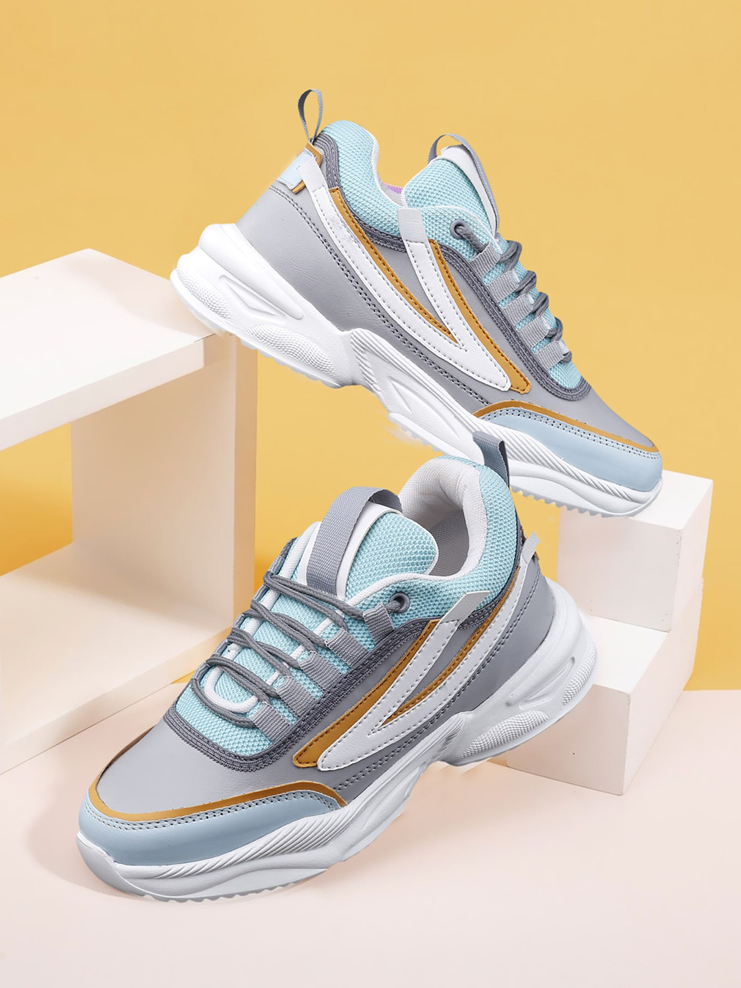 AROOM Women White Colourblocked Sneakers