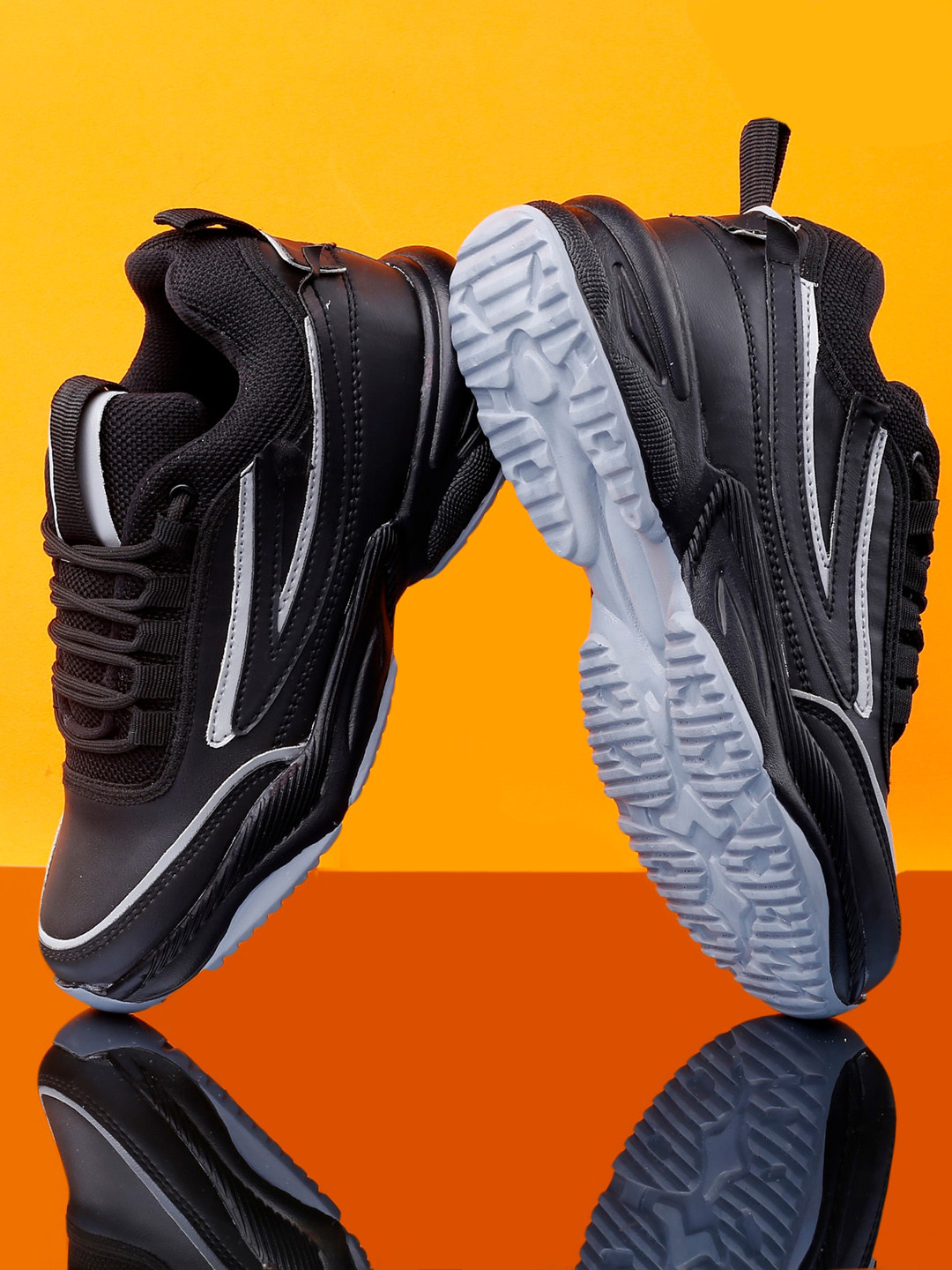 sneakers villa Women Black Colourblocked Sneakers