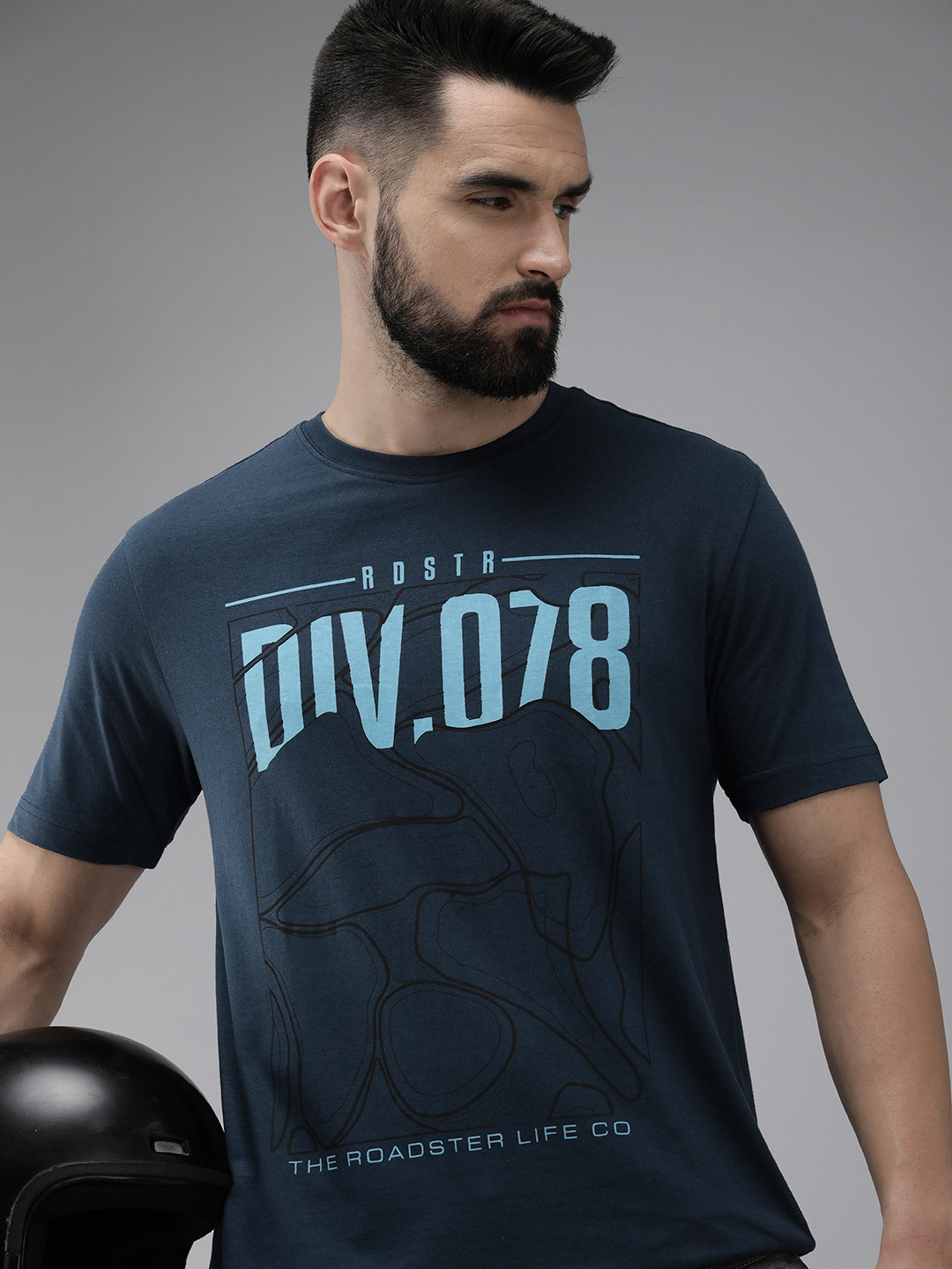 Roadster Men Navy Blue & Black Typography Printed Pure Cotton T-shirt