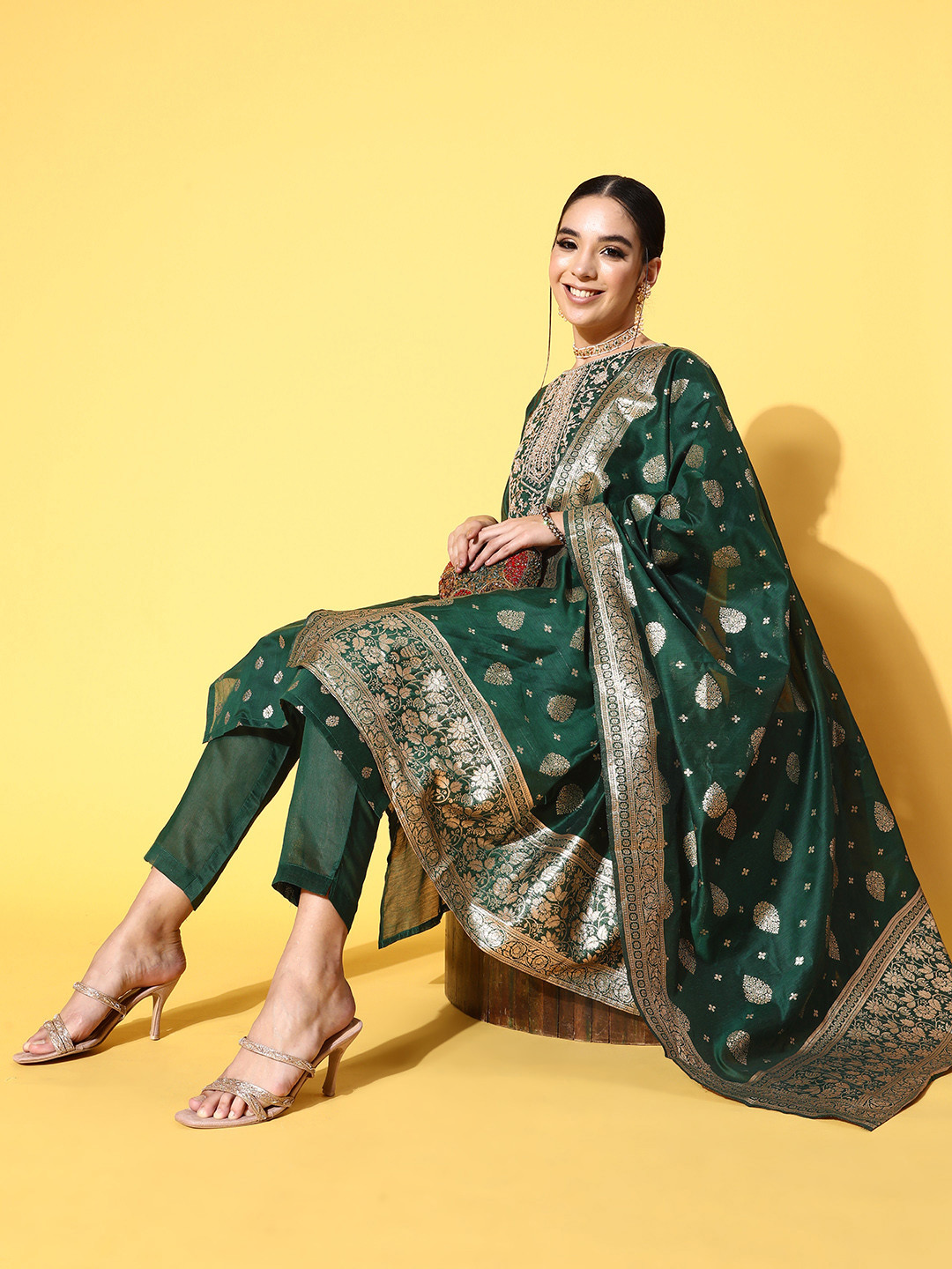 RAJGRANTH Women Floral Chanderi Silk Hyper Texture Kurta Set