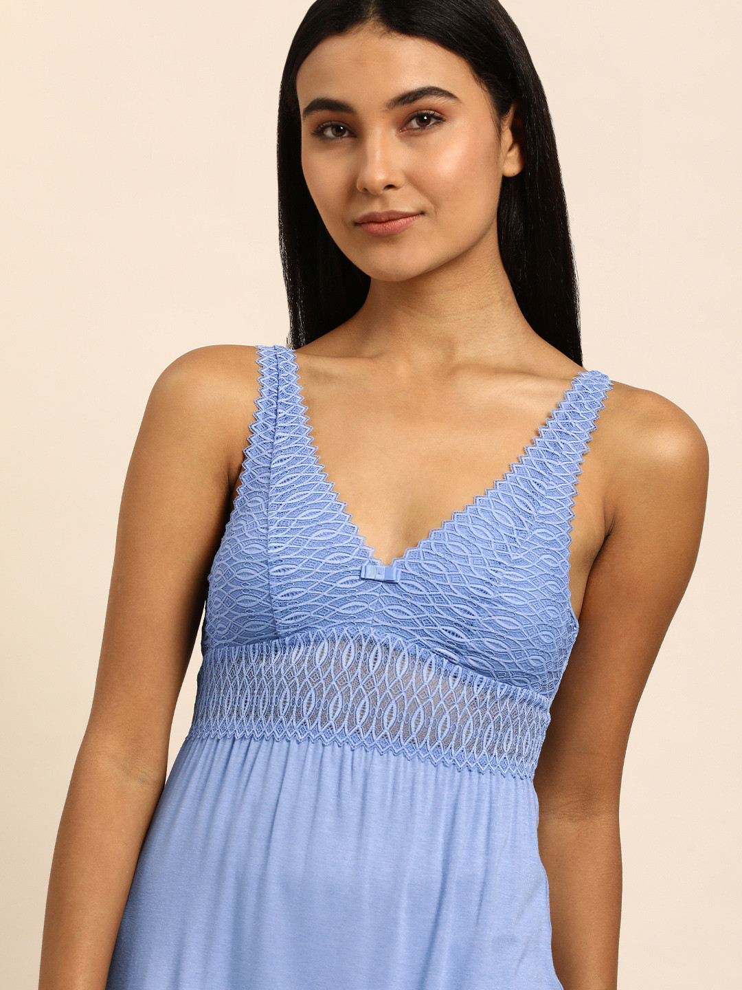 Triumph Lavender Aura Spotlight Sleeveless Padded Lace Nightdress