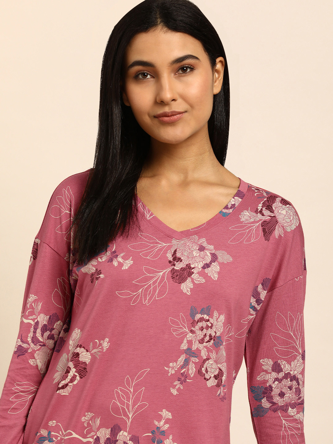 Triumph Woman Lounge Me 10   Organic Cotton Nightdress