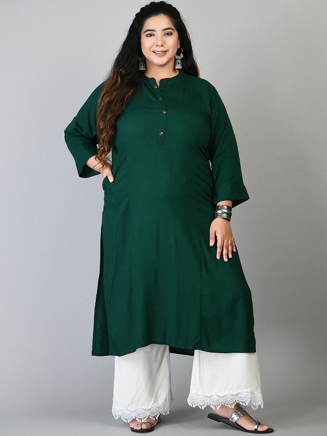 PrettyPlus by Desinoor.com Plus Size Women Green Solid Kurta