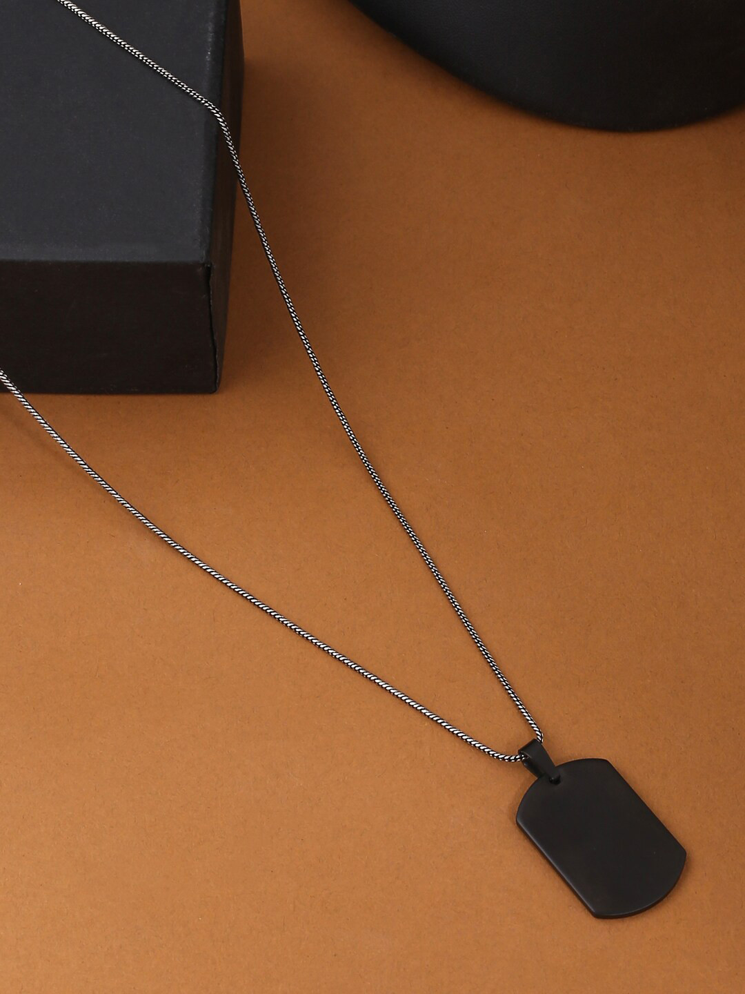 Natures Buggy Men Silver-Toned & Black Brass Silver-Plated Chain