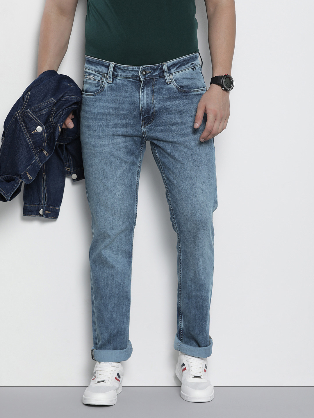 Nautica Men Straight Fit Low-Rise Heavy Fade Stretchable Jeans