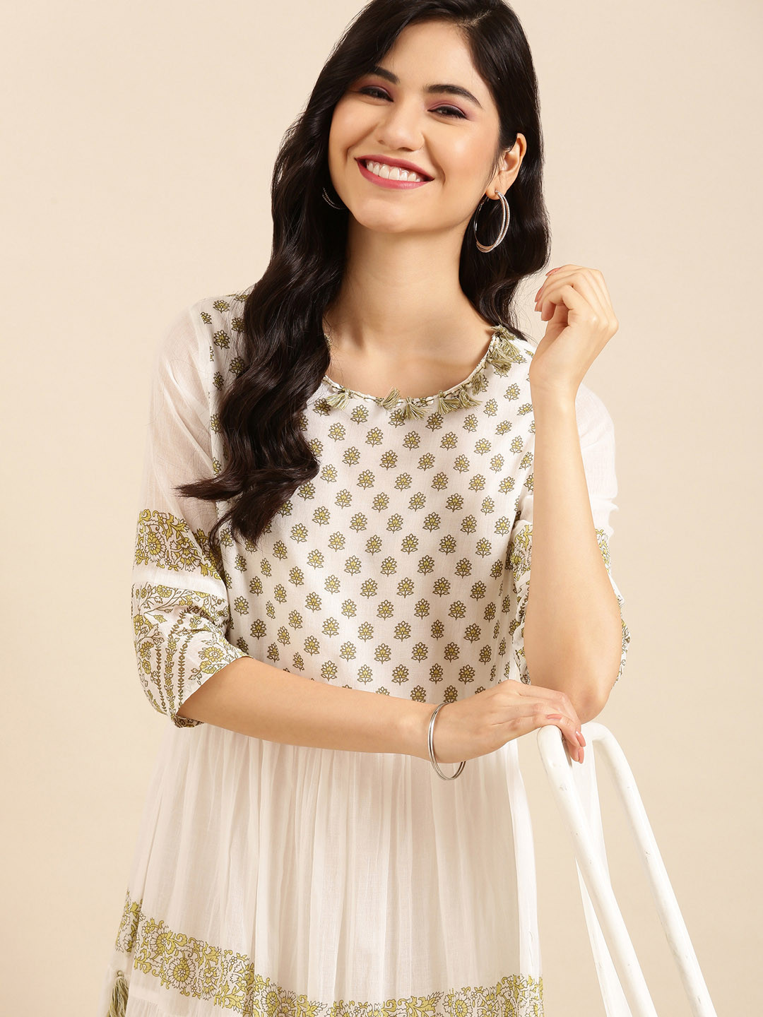 SHOWOFFFF Women White and Green Cotton Floral Printed Tiered A-Line Kurta