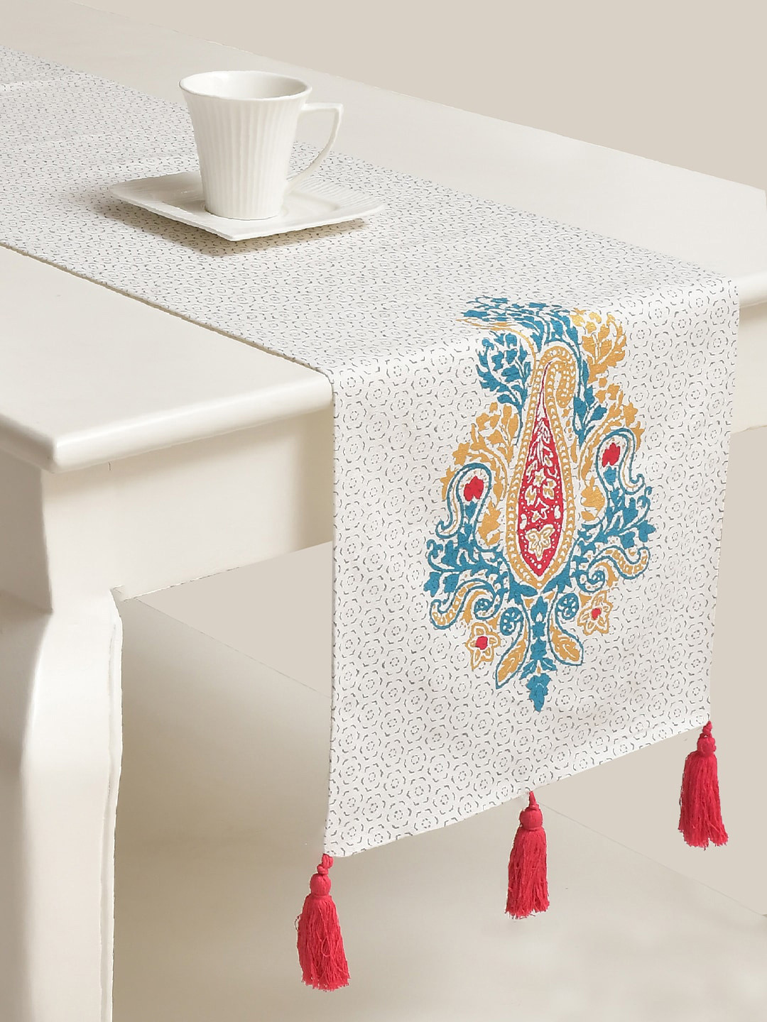 BLANC9 White & Red Printed Pure Cotton 4/6 Seater Runners