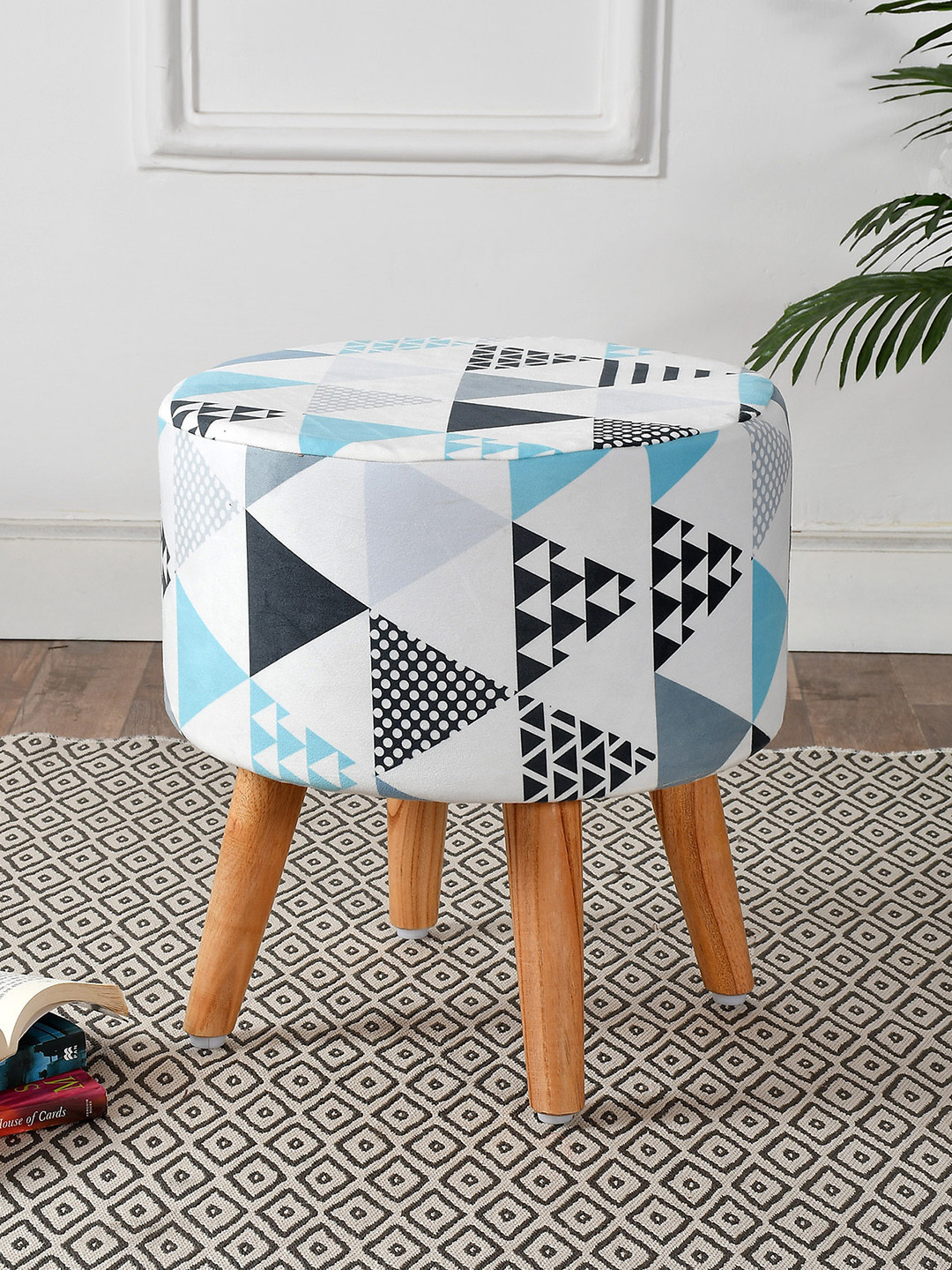 RIANCE CREATIONS White & Blue Geometric Printed Round Ottoman