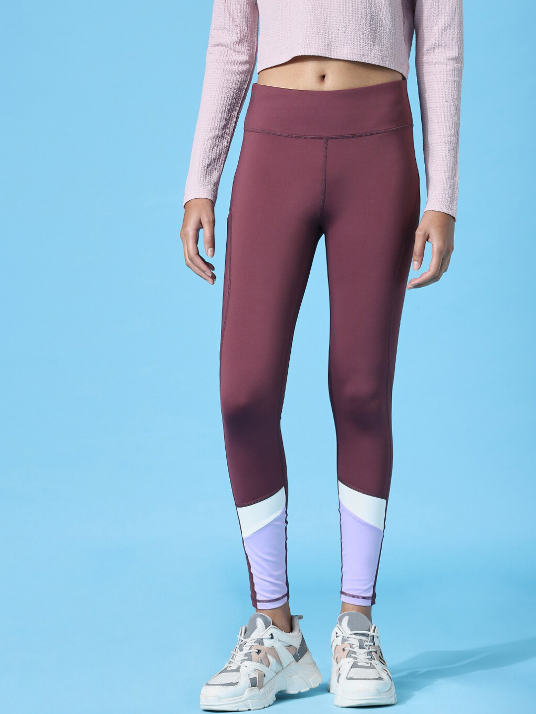 Only Play Women Maroon & White Colourblocked Ankle-Length Onpehy Hw Block Train Tights