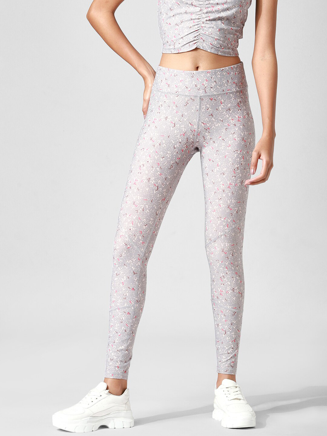 Only Play Women Grey Printed Knitted Onpmilma Life Aop Hw Trai Tights