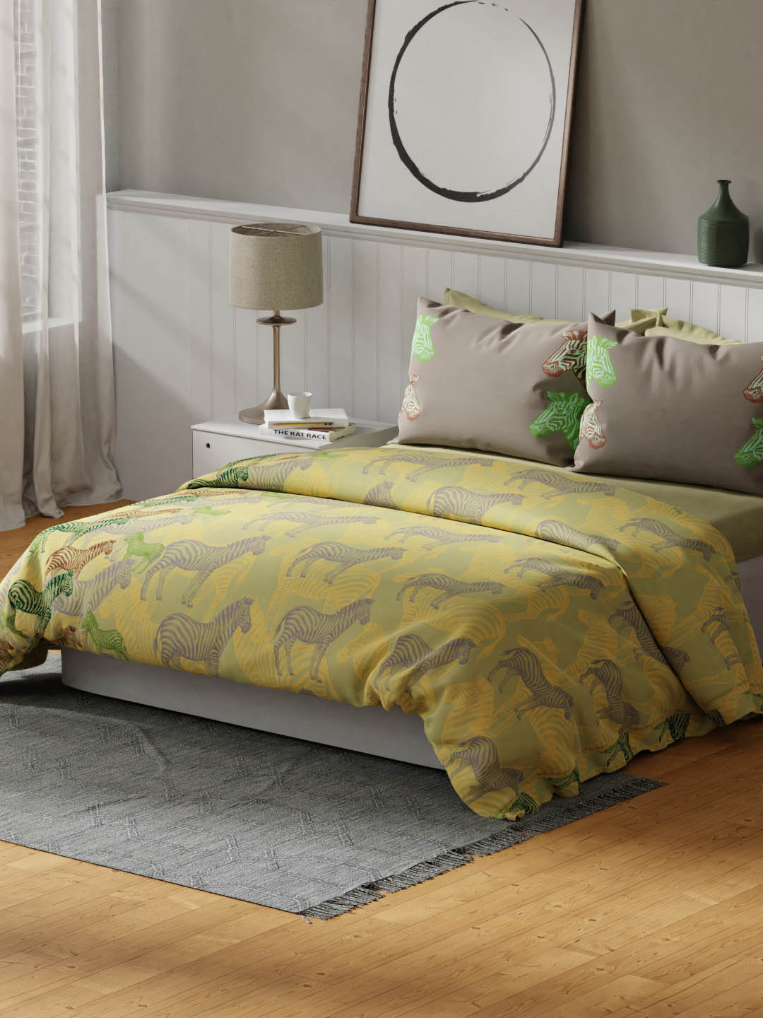 United Colors of Benetton Yellow & Green Pure Cotton King Bedsheet with 2 Pillow Covers