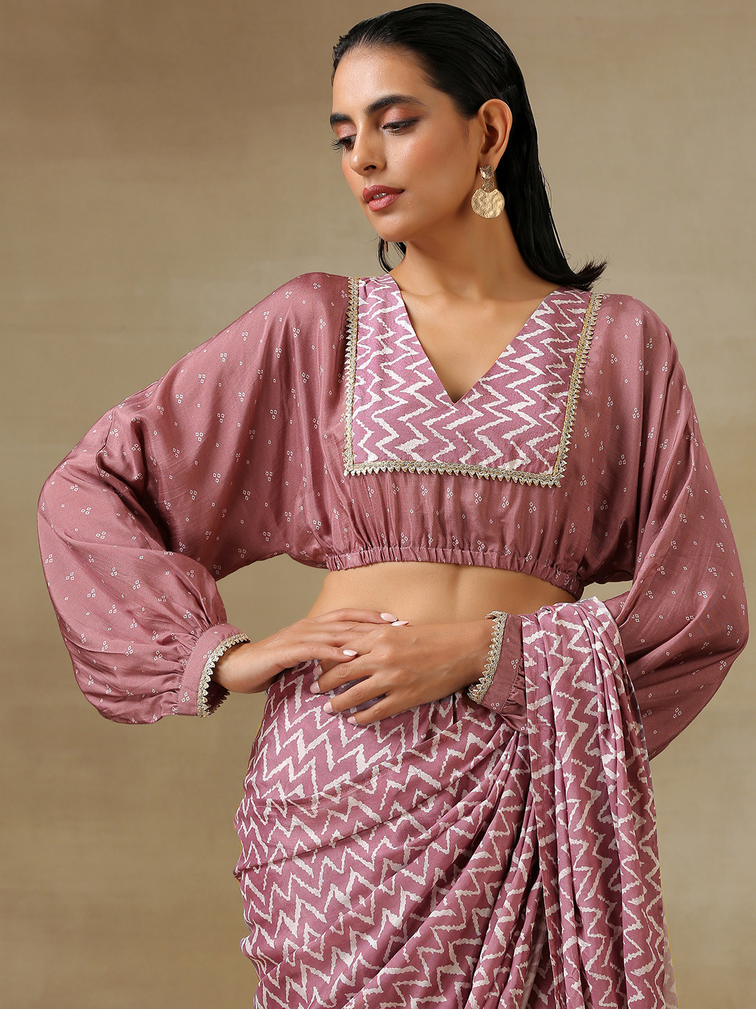 trueBrowns Mauve Three-Dot Bandhani Printed Saree Blouse