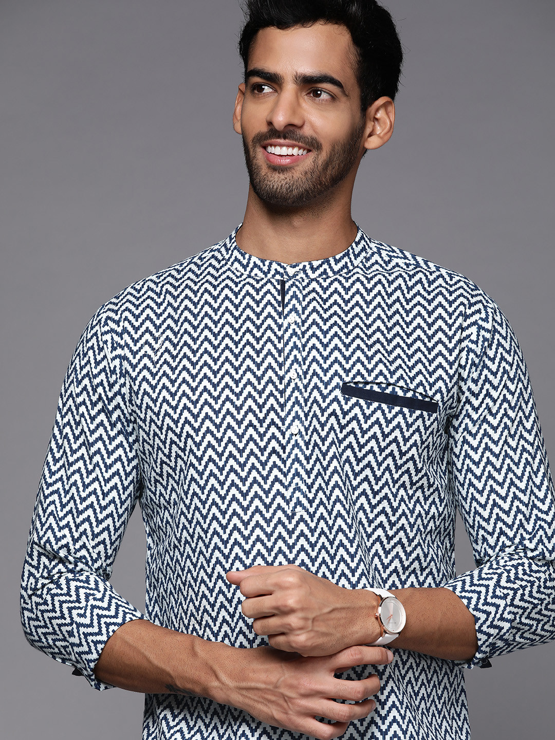 Indo Era Men Blue & White Pure Cotton Chevron Printed Kurta