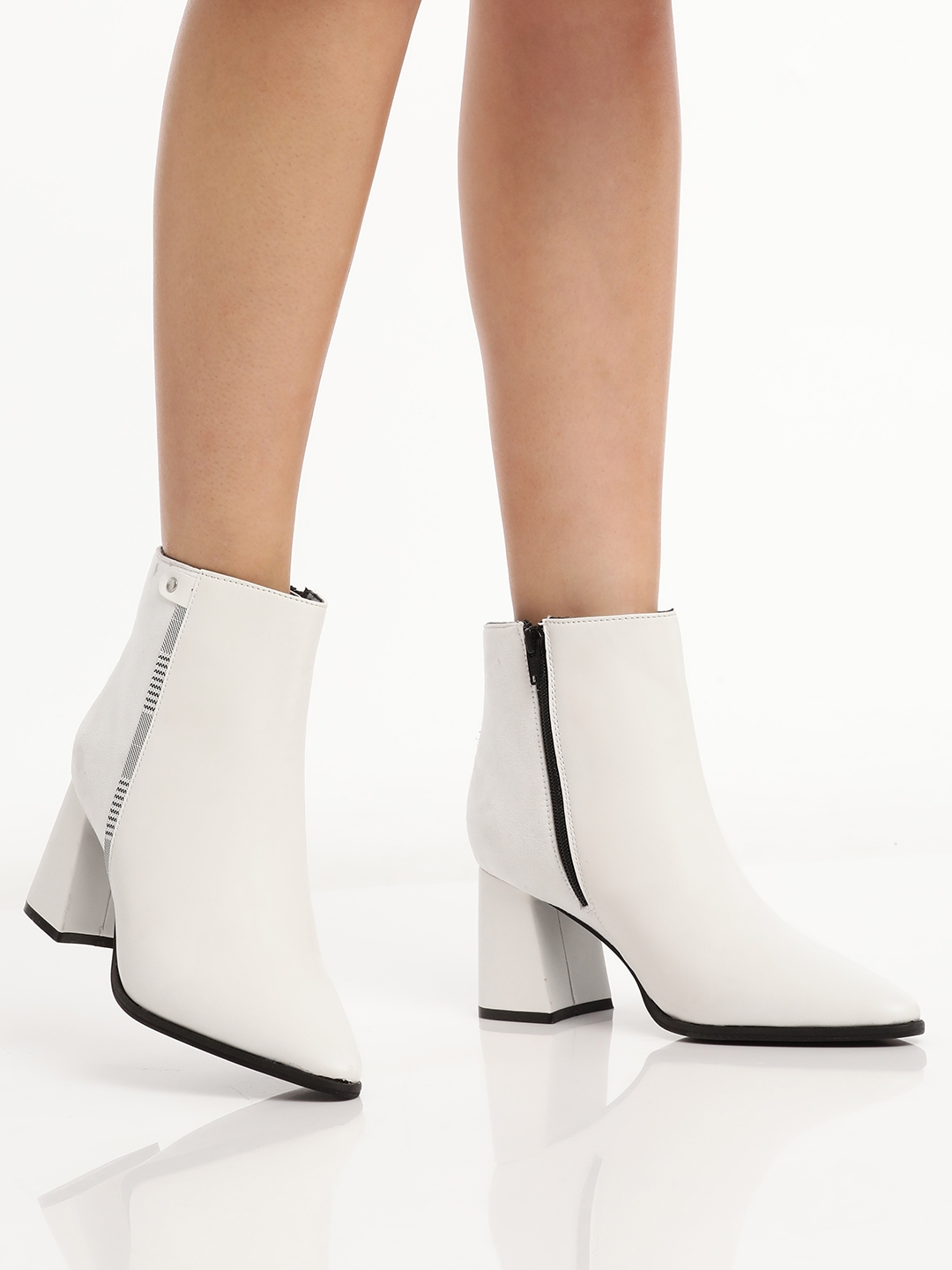 White pointy toe boots outlet