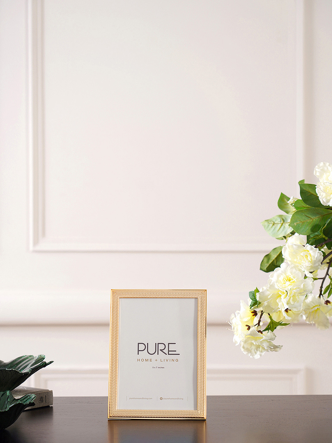 Pure Home and Living Gold Plated Weaved Pattern Metal Photo Frame - Medium