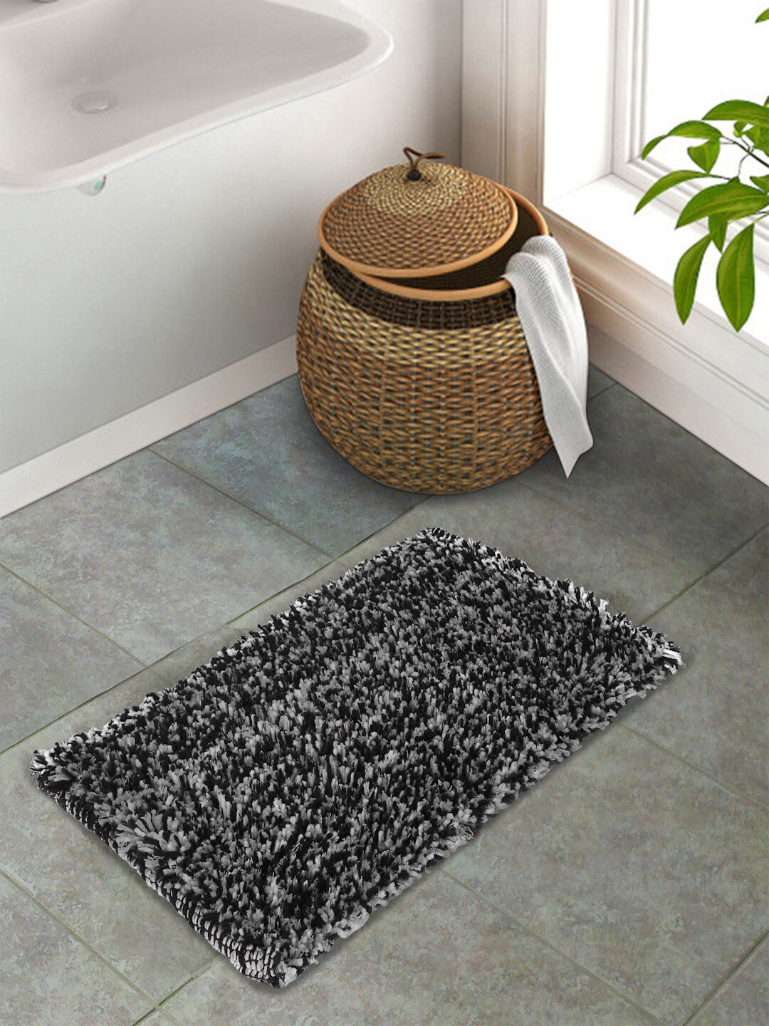 KLOTTHE Black Woven Design 2000 GSM Bath Rugs