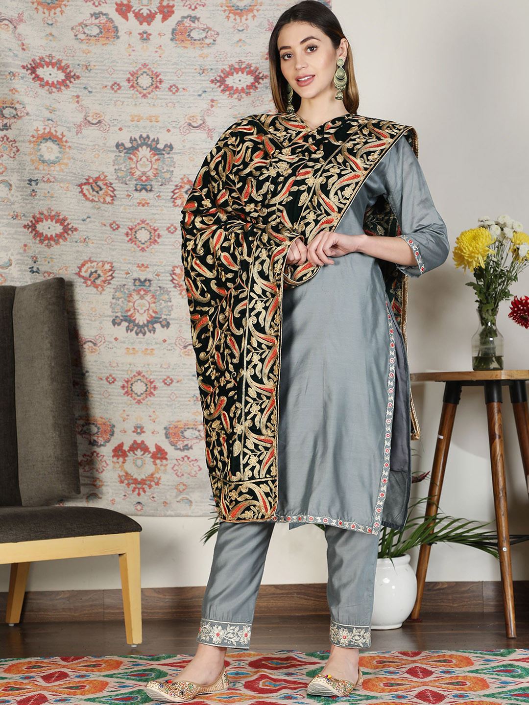 Moda Chales Women Green & Orange Paisley Embroidered Velvet Shawl