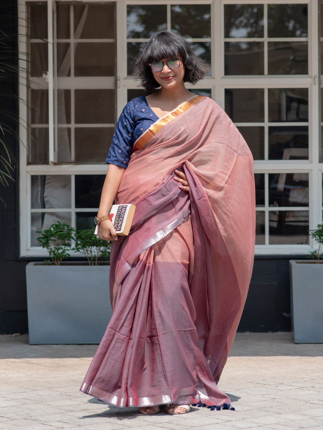 Suta Peach-Coloured & Pink Colourblocked Zari Saree