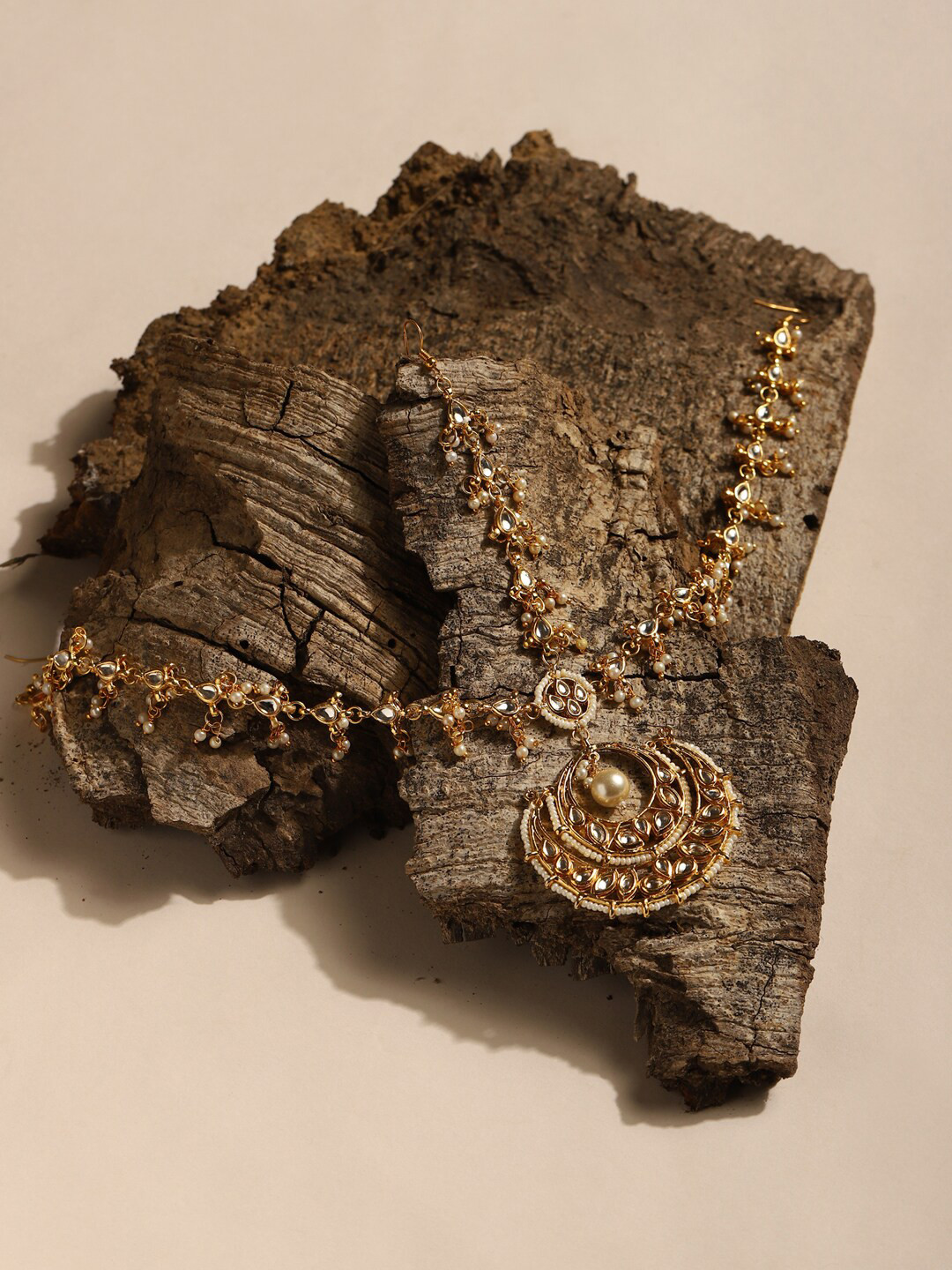 Ruby Raang Women Gold-Plated Kundan Mathapatti Head Jewellery