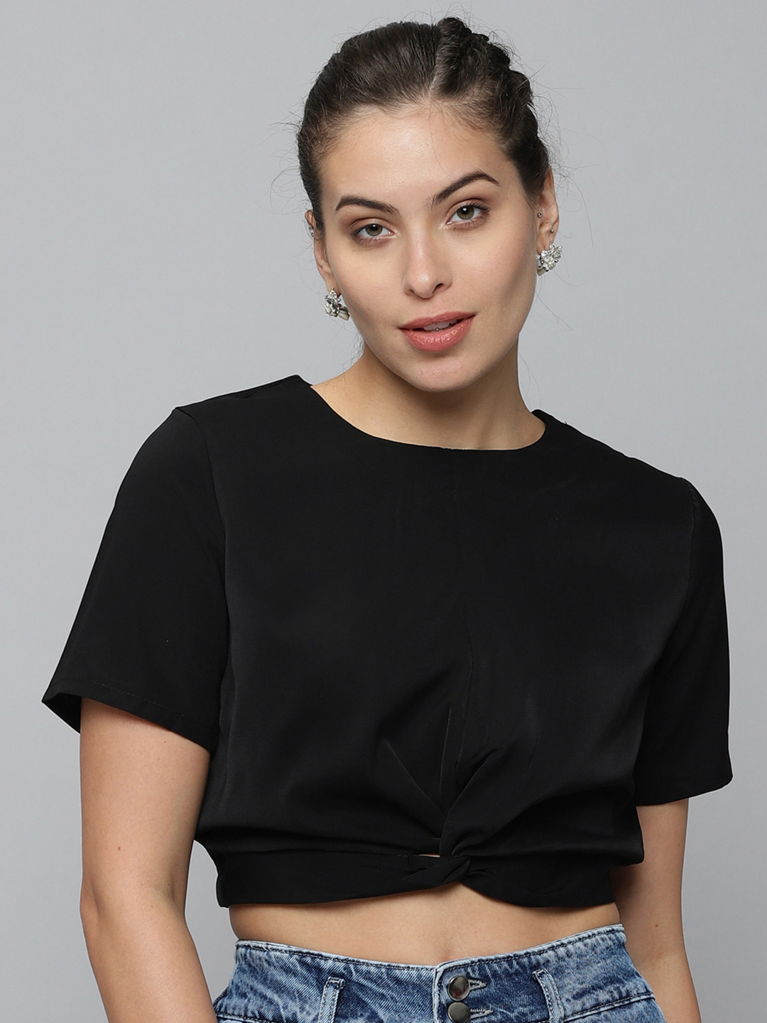 SHOWOFF Black Solid Twisted Crepe Crop Top
